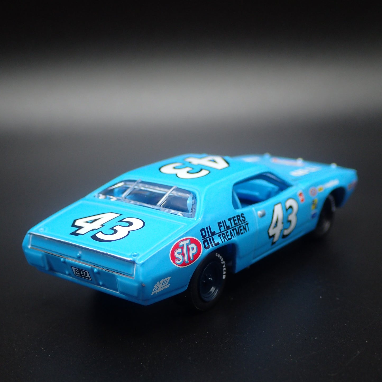 1972 72 PLYMOUTH ROAD RUNNER RICHARD PETTY'S #43 1:64 SCALE  DIECAST MODEL CAR