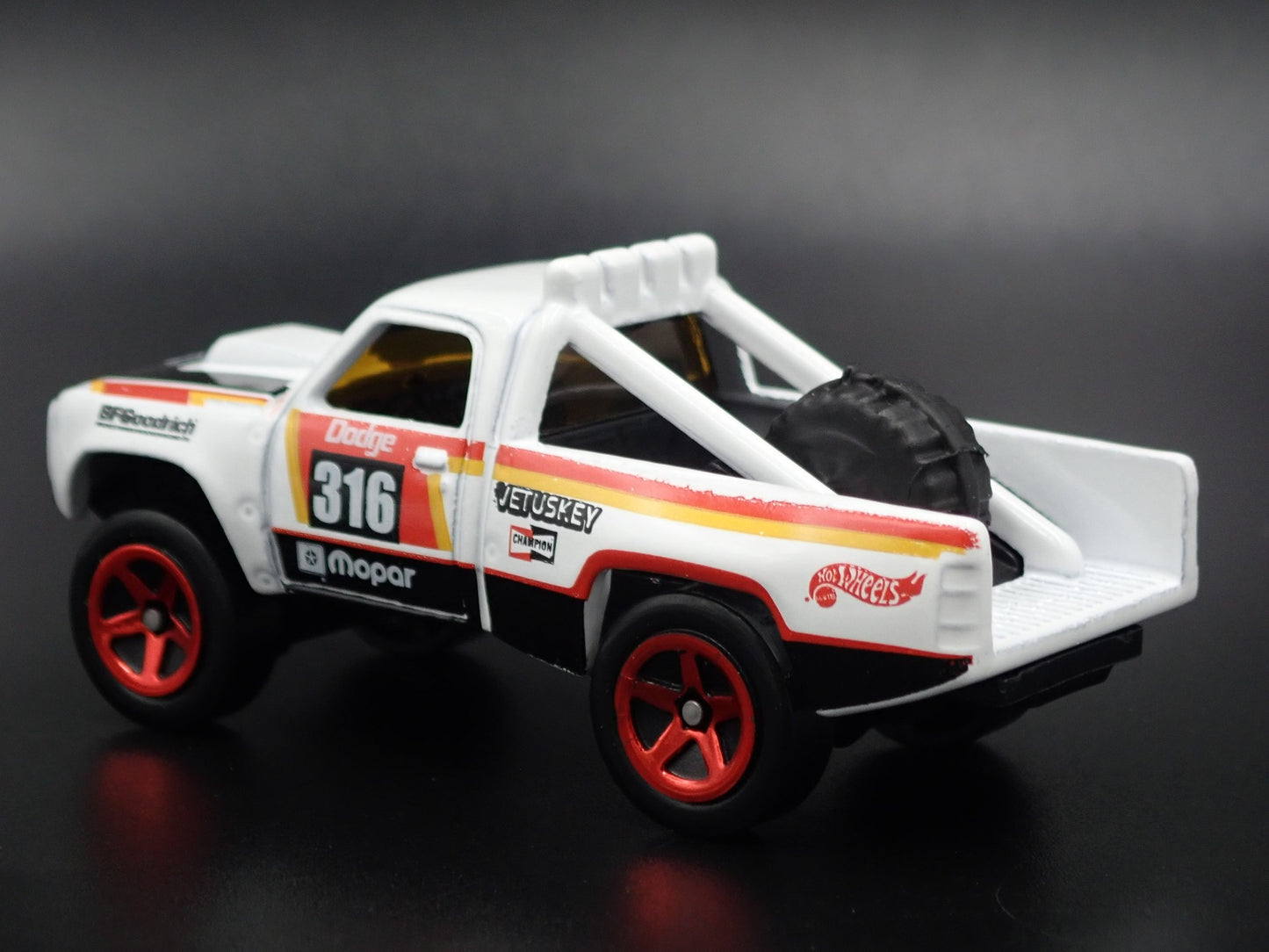 1987 87 DODGE D100 PICKUP TRUCK MOPAR TROPHY TRUCK 1/64 SCALE DIECAST MODEL CAR