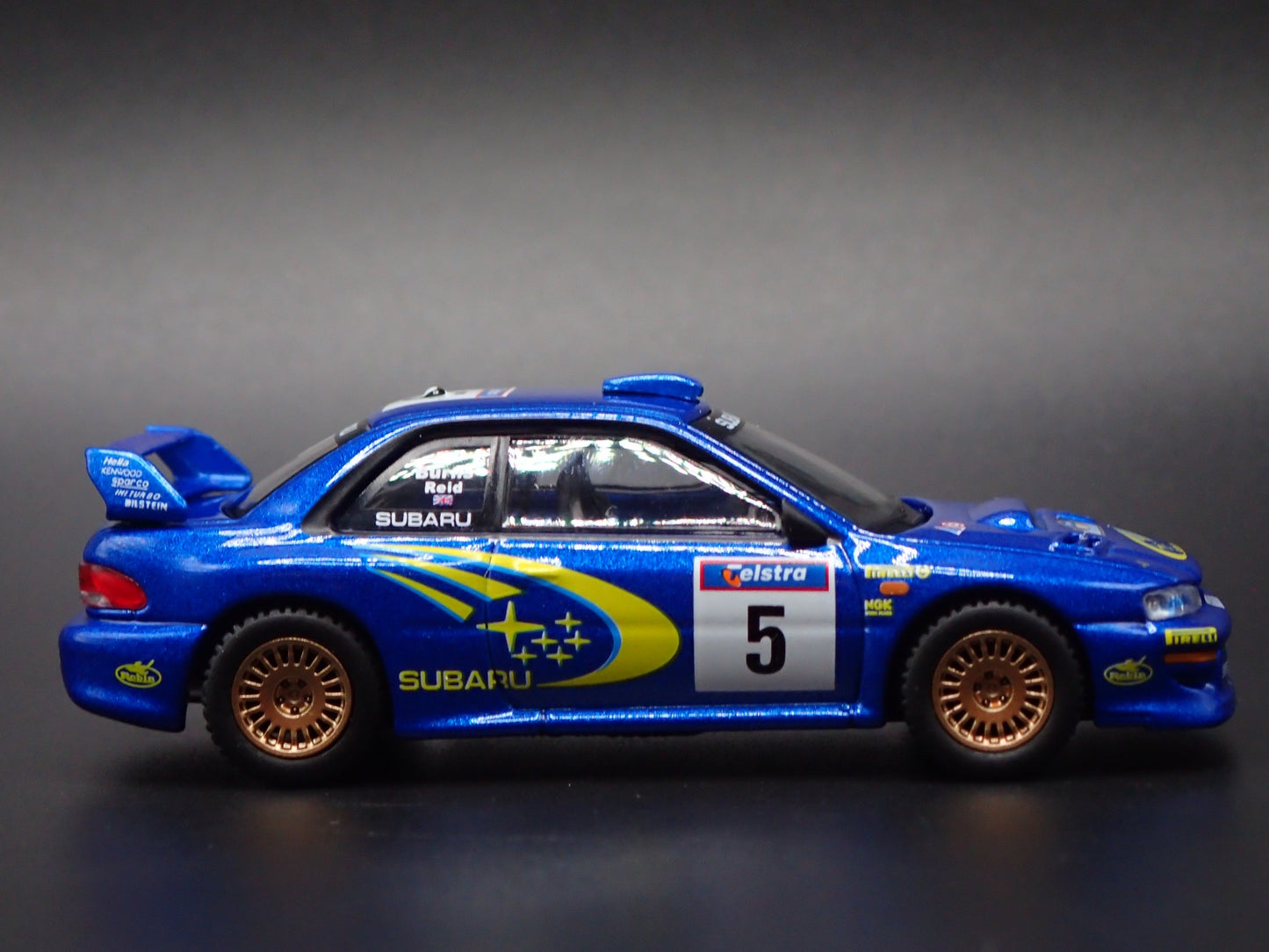 SUBARU IMPREZA WRC99 #5 RALLY 1:64 SCALE COLLECTIBLE DIORAMA DIECAST MODEL CAR