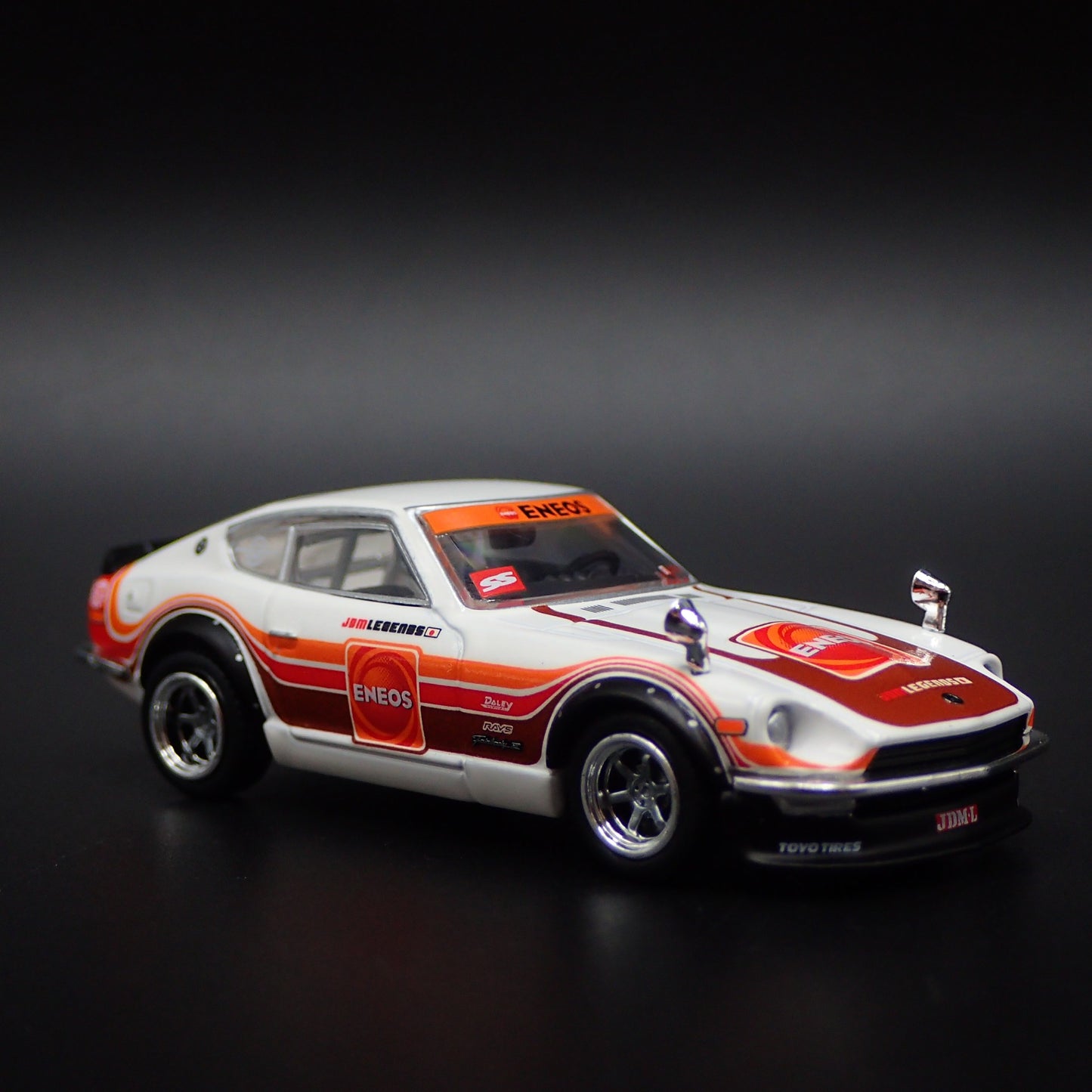 DATSUN FAIRLADY Z S30 JDM ENEOS 1/64 SCALE COLLECTIBLE DIORAMA DIECAST MODEL CAR