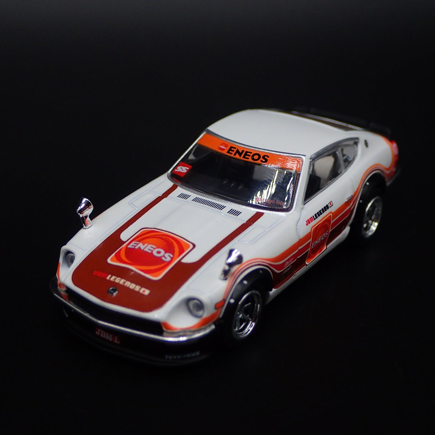 DATSUN FAIRLADY Z S30 JDM ENEOS 1/64 SCALE COLLECTIBLE DIORAMA DIECAST MODEL CAR