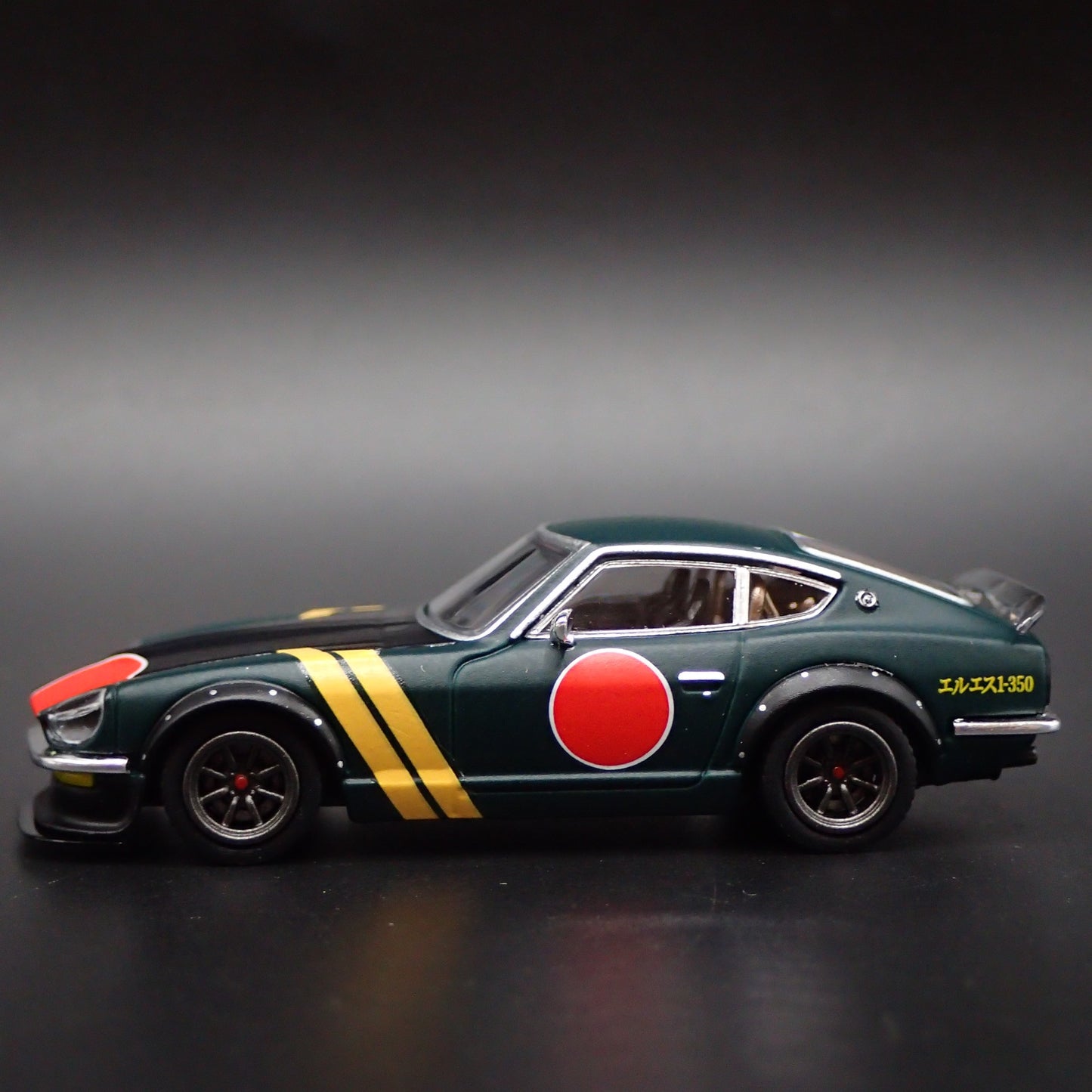 DATSUN 240Z JDM GREEN 1/64 SCALE COLLECTIBLE DIORAMA DIECAST MODEL CAR