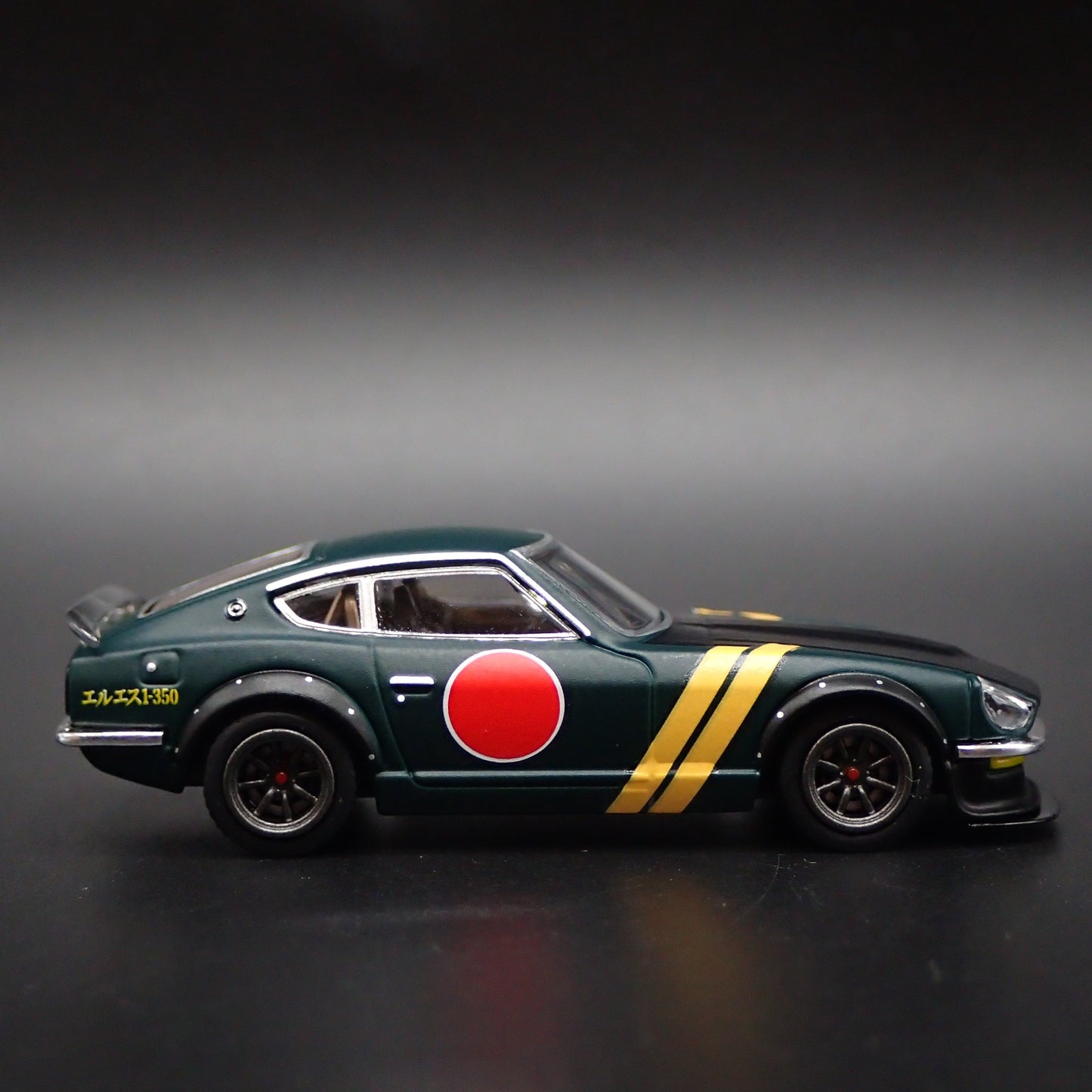 DATSUN 240Z JDM GREEN 1/64 SCALE COLLECTIBLE DIORAMA DIECAST MODEL CAR