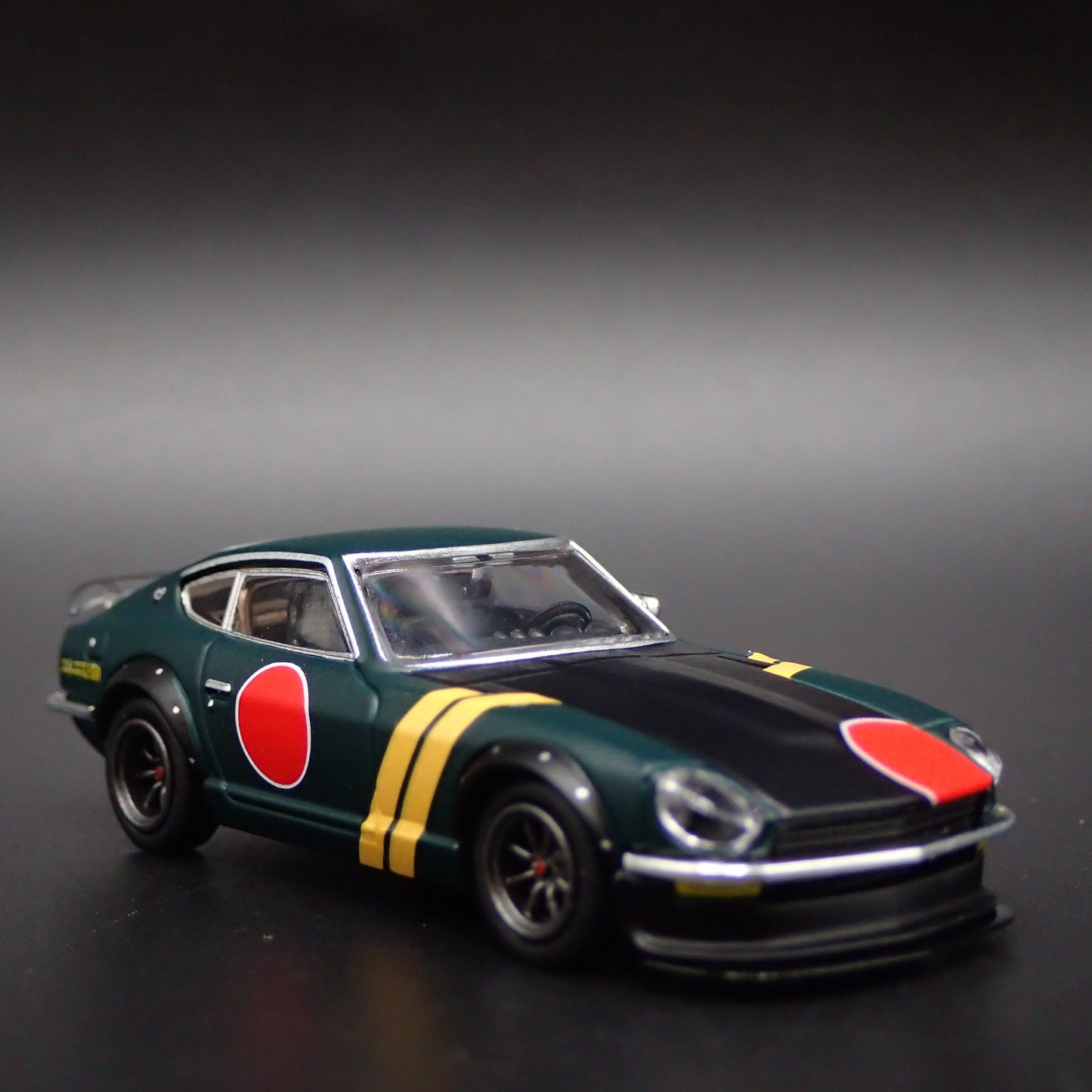 DATSUN 240Z JDM GREEN 1/64 SCALE COLLECTIBLE DIORAMA DIECAST MODEL CAR