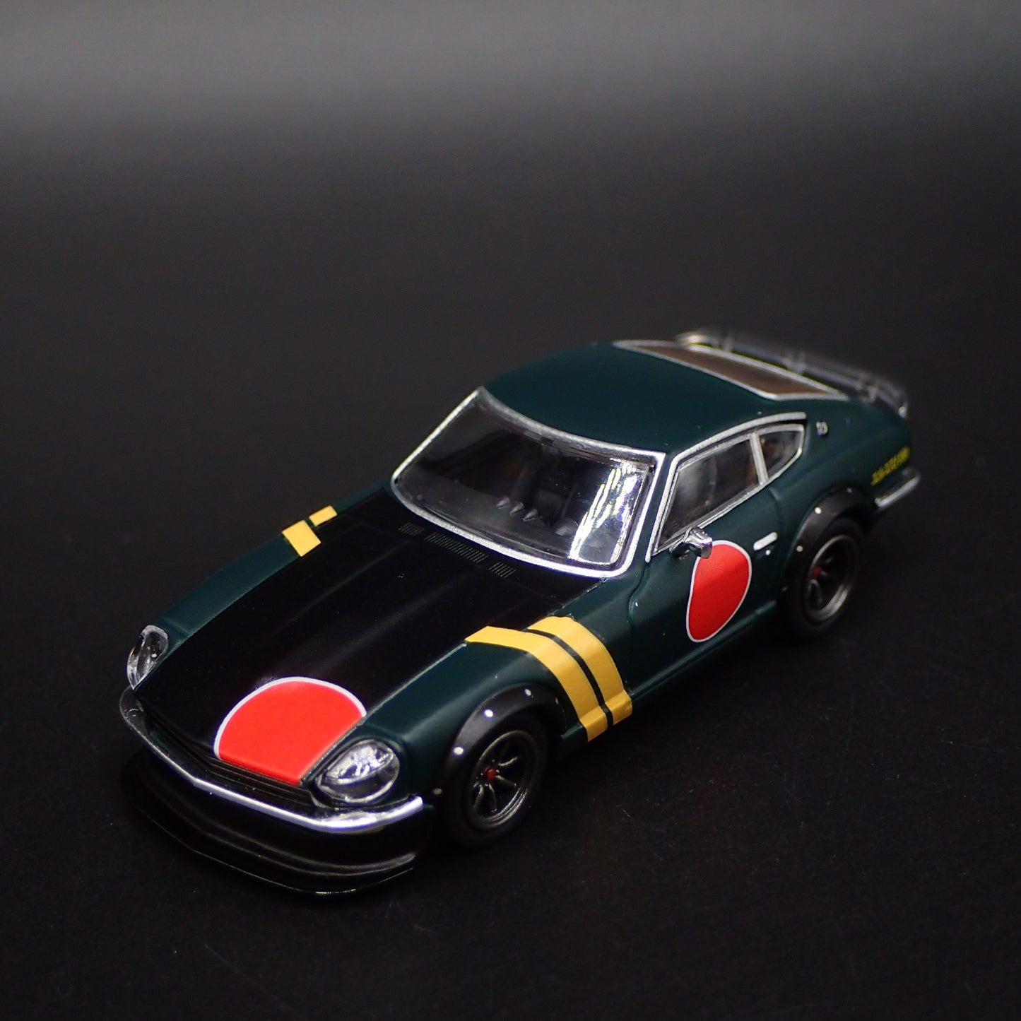 DATSUN 240Z JDM GREEN 1/64 SCALE COLLECTIBLE DIORAMA DIECAST MODEL CAR
