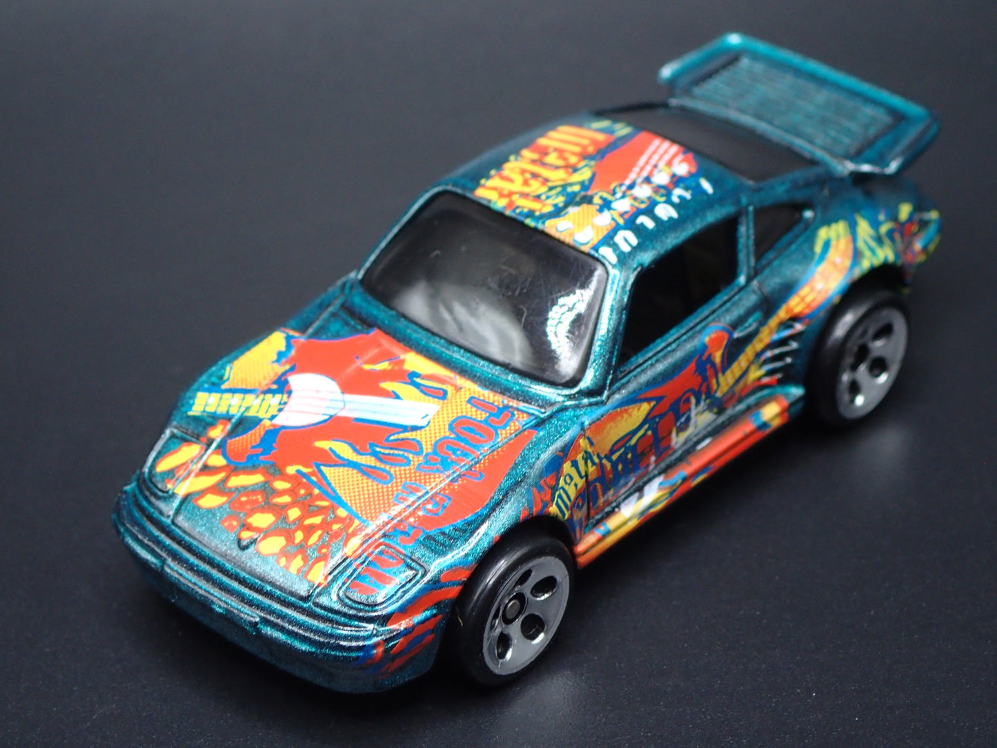 1978-1983 PORSCHE 930 TURBO SLANT NOSE 1:64 SCALE DIORAMA DIECAST MODEL CAR