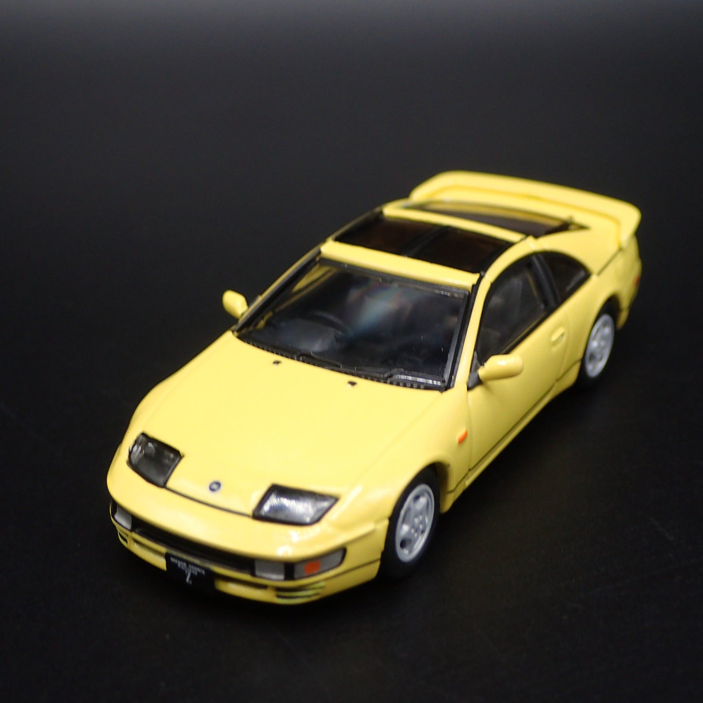 1989-2000 NISSAN FAIRLADY 300ZX Z32 YELLOW 1:64 SCALE DIORAMA DIECAST MODEL CAR