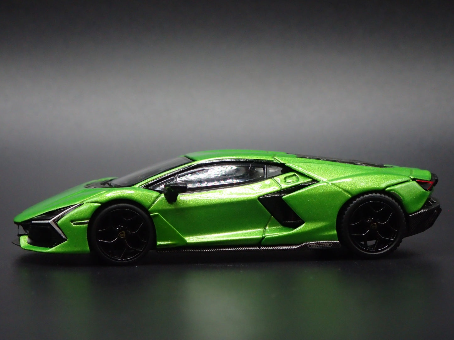2024-2025 LAMBORGHINI REVUELTO SUPER CAR GREEN 1:64 SCALE DIECAST MODEL CAR