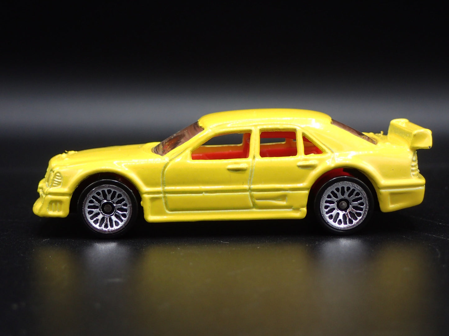 1993-1999 MERCEDES-BENZ C CLASS YELLOW 1:64 SCALE COLLECTIBLE DIECAST MODEL CAR