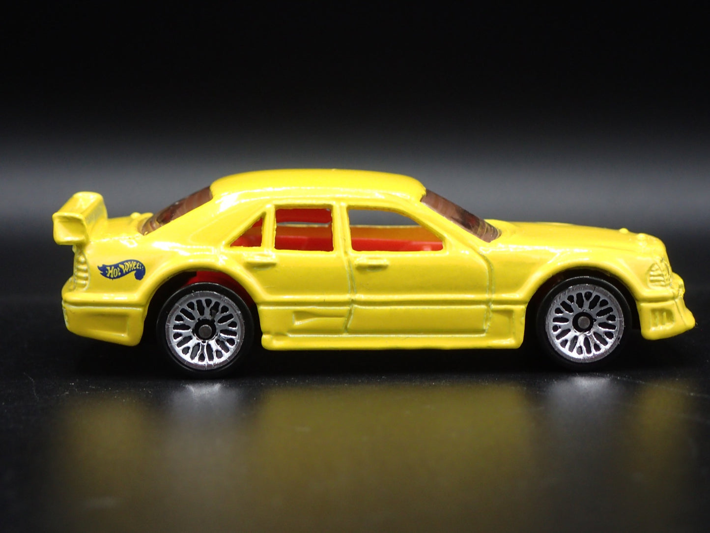1993-1999 MERCEDES-BENZ C CLASS YELLOW 1:64 SCALE COLLECTIBLE DIECAST MODEL CAR