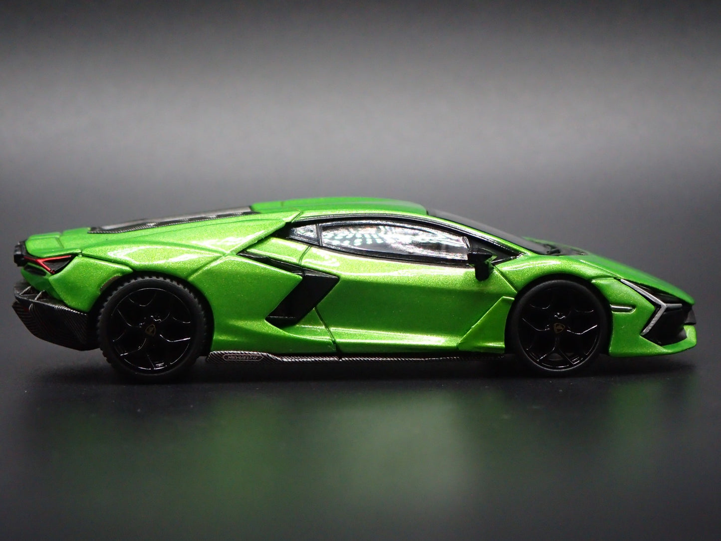 2024-2025 LAMBORGHINI REVUELTO SUPER CAR GREEN 1:64 SCALE DIECAST MODEL CAR