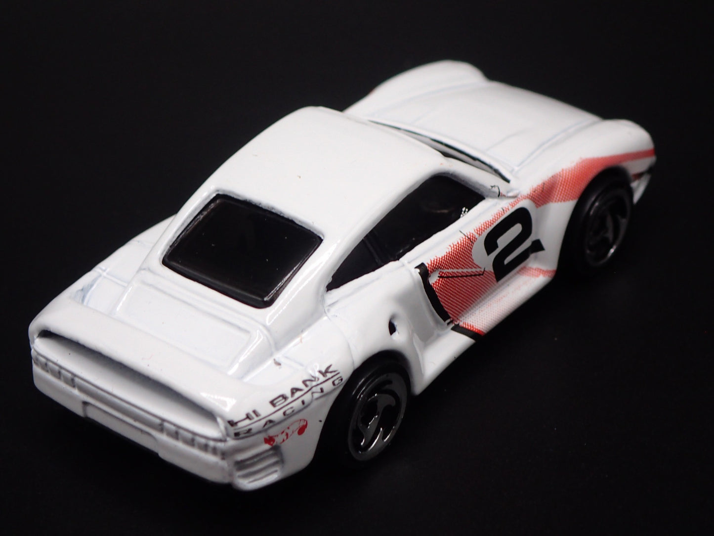 1986-1993 PORSCHE 959 WHITE 1:64 SCALE COLLECTIBLE DIORAMA DIECAST MODEL CAR