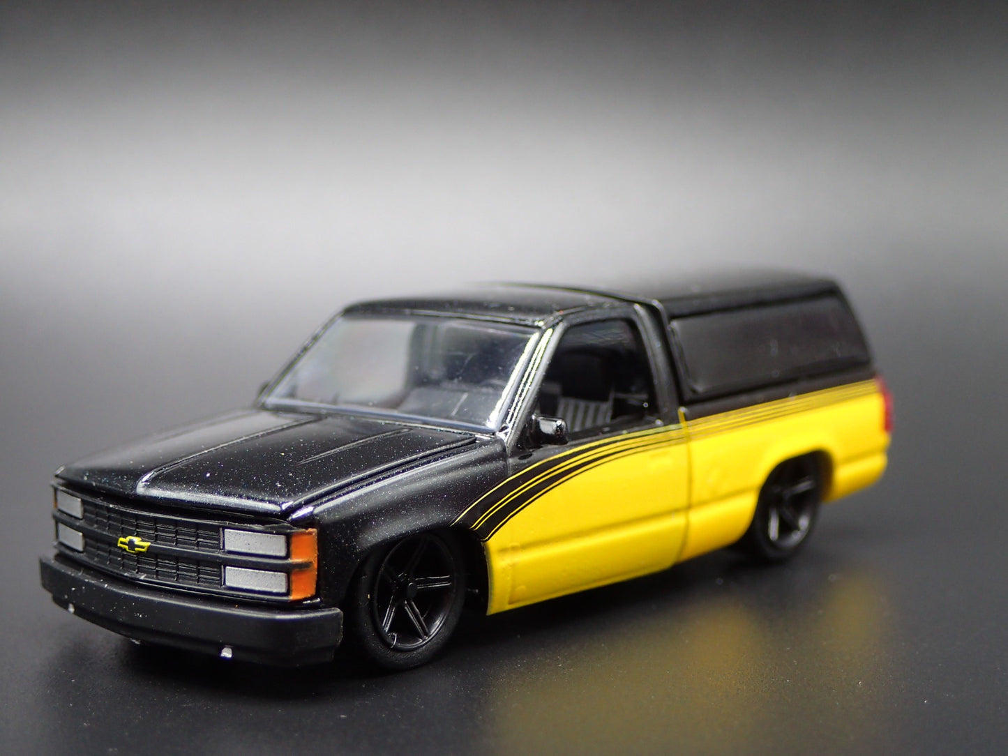 1992 92 CHEVY CHEVROLET C1500 SS 454 PICKUP TRUCK 1:64 SCALE DIECAST MODEL CAR