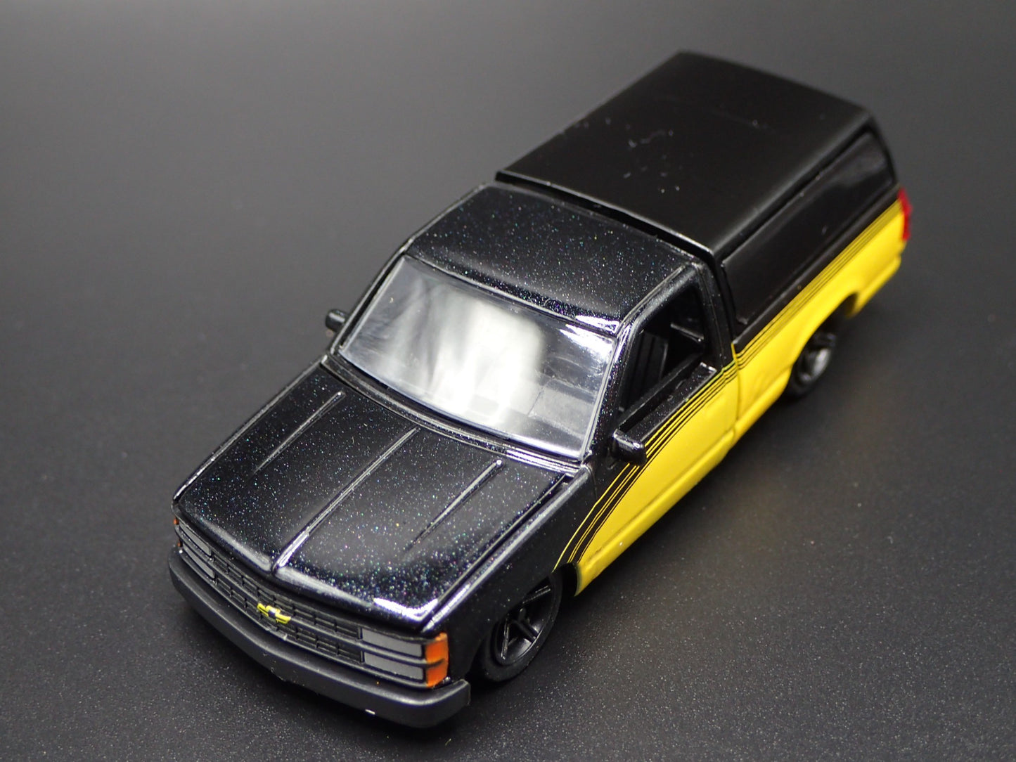 1992 92 CHEVY CHEVROLET C1500 SS 454 PICKUP TRUCK 1:64 SCALE DIECAST MODEL CAR