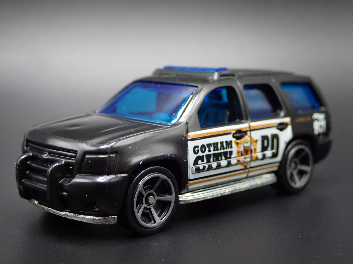 2007-2014 CHEVY CHEVROLET TAHOE GOTHAM CITY POLICE 1:64 SCALE DIECAST MODEL CAR