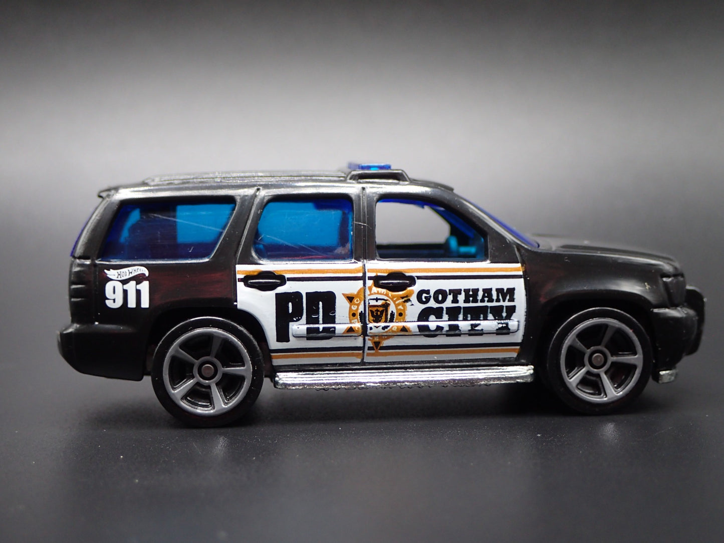 2007-2014 CHEVY CHEVROLET TAHOE GOTHAM CITY POLICE 1:64 SCALE DIECAST MODEL CAR