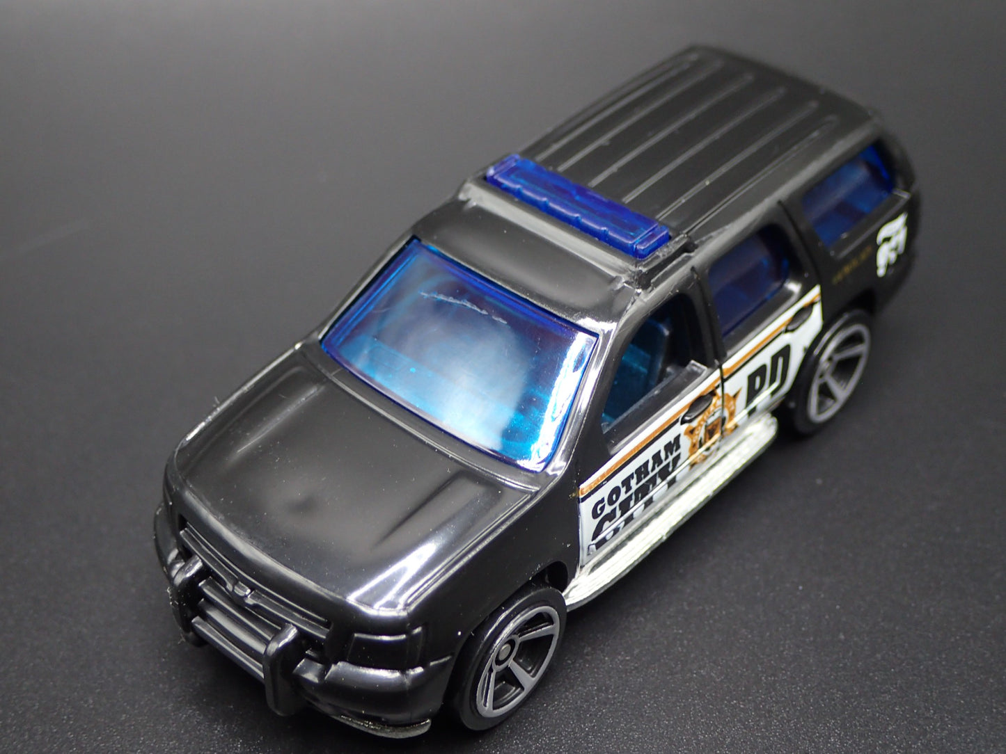 2007-2014 CHEVY CHEVROLET TAHOE GOTHAM CITY POLICE 1:64 SCALE DIECAST MODEL CAR
