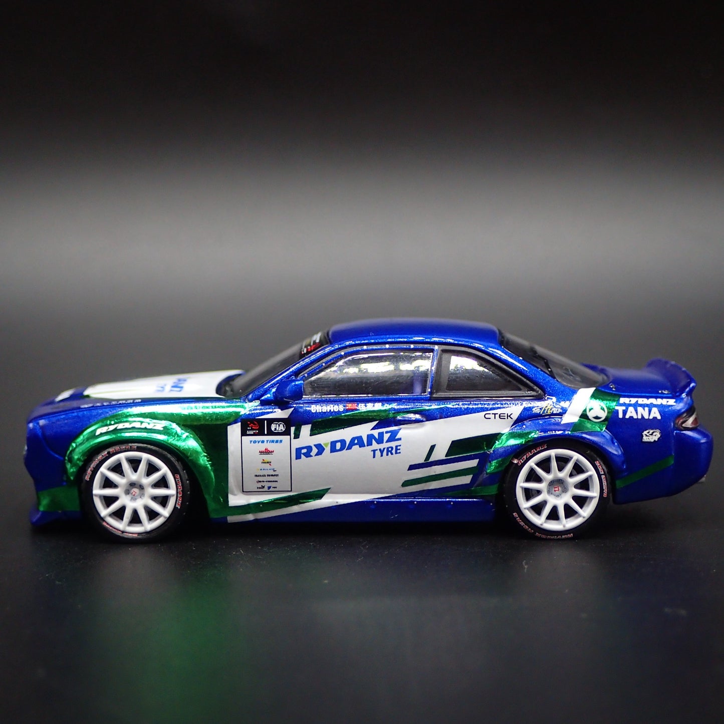 NISSAN SILVIA S14 ROCKET BUNNY DRIFTING JDM 1:64 SCALE DIORAMA DIECAST MODEL CAR