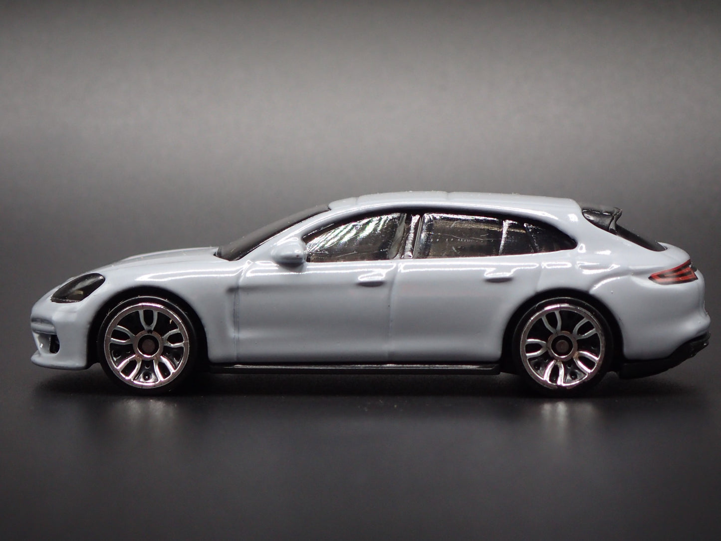2016-2024 PORSCHE PANAMERA TURBO S E-HYBRID SPORTS TURISMO 1:64 SCALE MODEL CAR