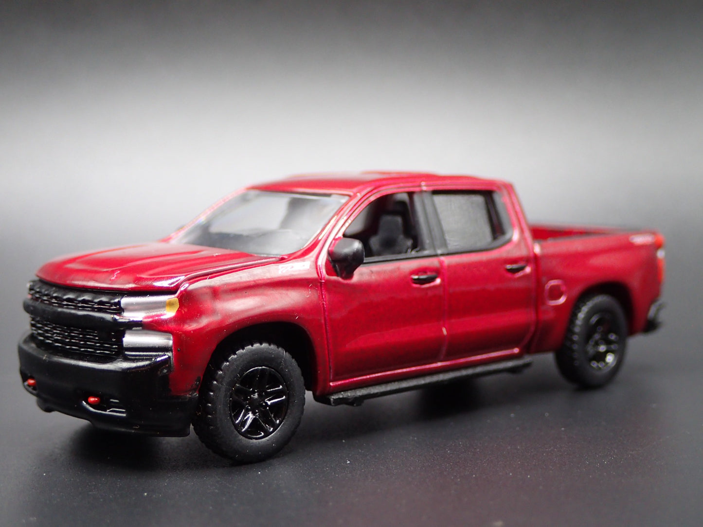 2019 19 CHEVY CHEVROLET SILVERADO Z71 TRAIL BOSS 1:64 SCALE DIECAST MODEL CAR