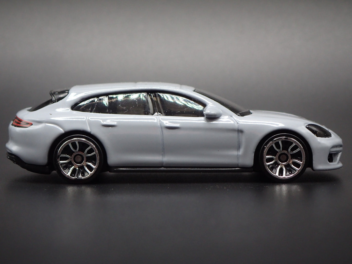 2016-2024 PORSCHE PANAMERA TURBO S E-HYBRID SPORTS TURISMO 1:64 SCALE MODEL CAR