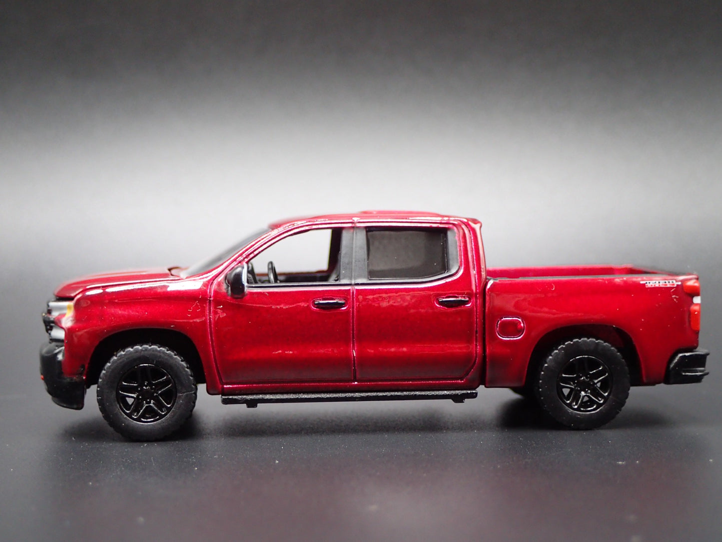 2019 19 CHEVY CHEVROLET SILVERADO Z71 TRAIL BOSS 1:64 SCALE DIECAST MODEL CAR