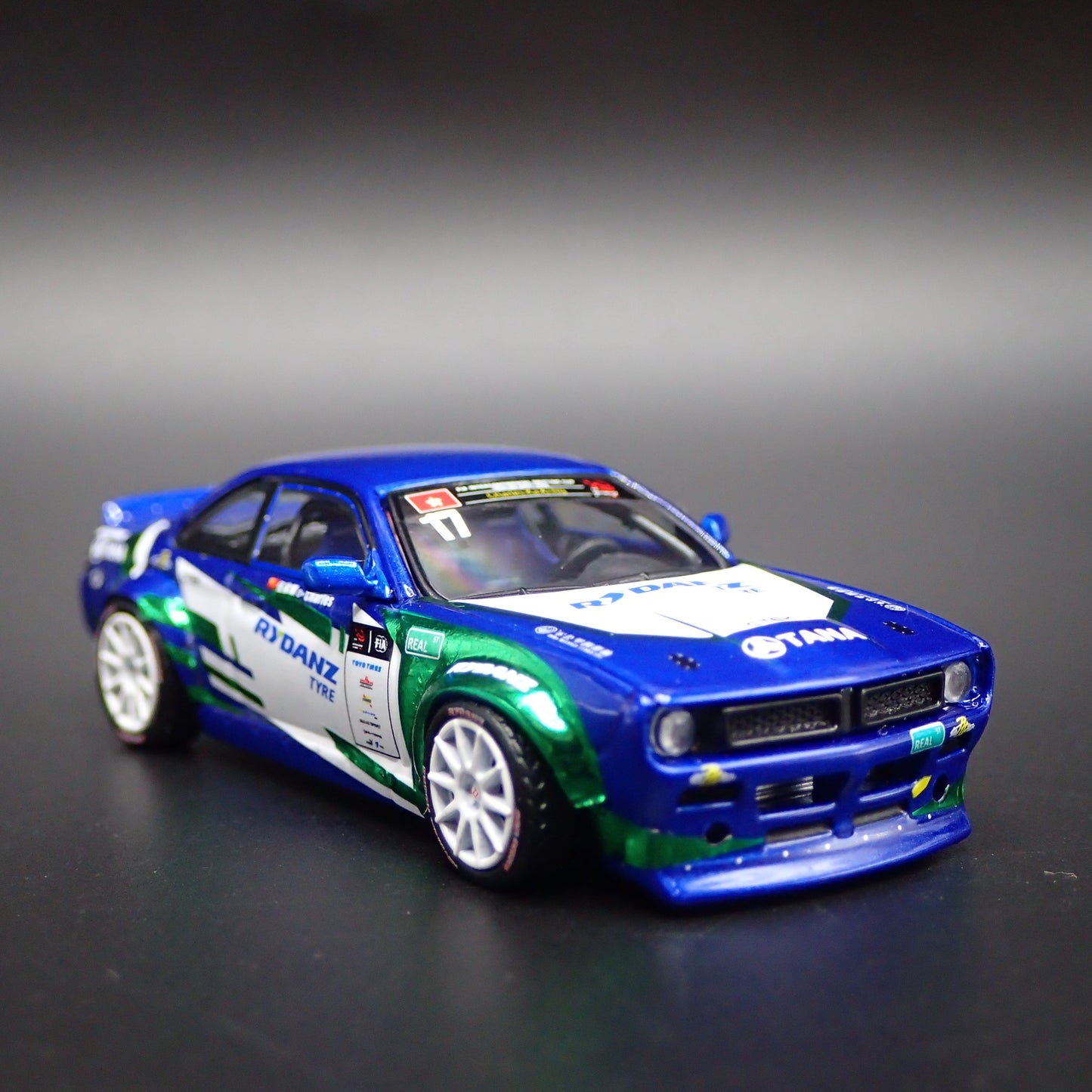 NISSAN SILVIA S14 ROCKET BUNNY DRIFTING JDM 1:64 SCALE DIORAMA DIECAST MODEL CAR