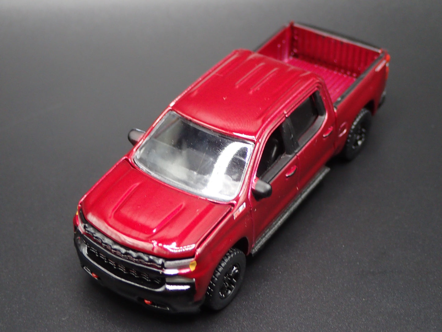 2019 19 CHEVY CHEVROLET SILVERADO Z71 TRAIL BOSS 1:64 SCALE DIECAST MODEL CAR