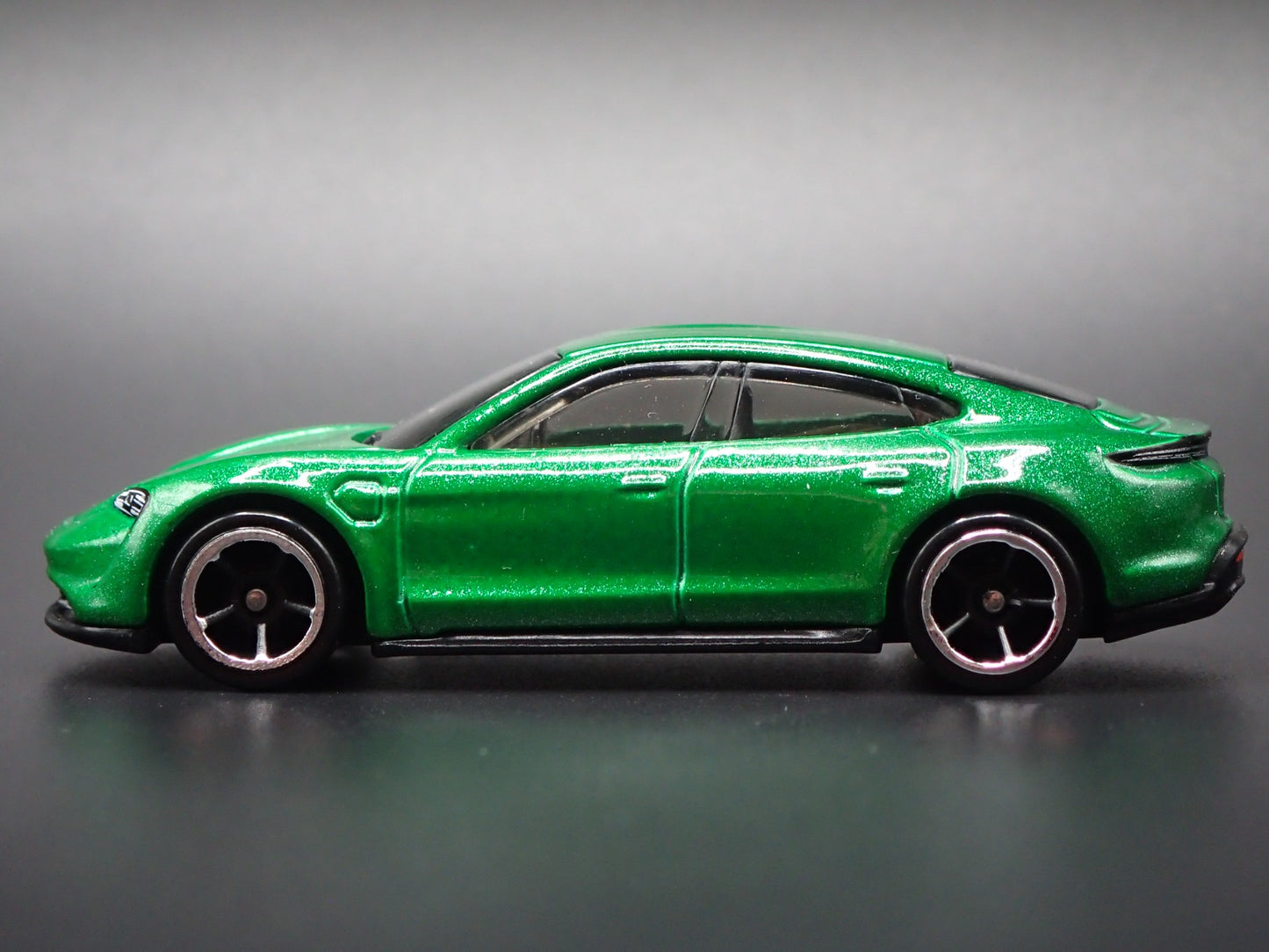 2019-2025 PORSCHE TAYCAN TURBO S GREEN 1:64 SCALE COLLECTIBLE DIECAST MODEL CAR