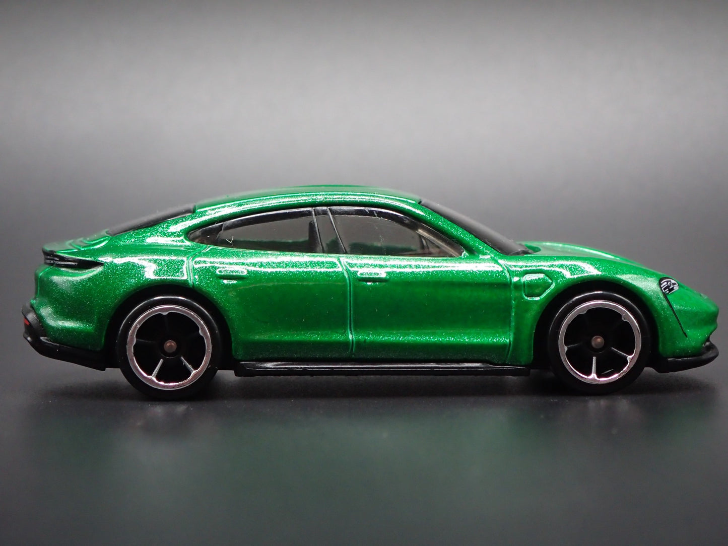 2019-2025 PORSCHE TAYCAN TURBO S GREEN 1:64 SCALE COLLECTIBLE DIECAST MODEL CAR
