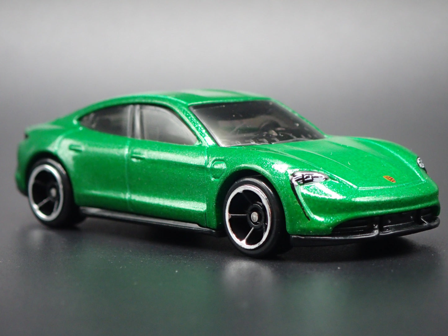 2019-2025 PORSCHE TAYCAN TURBO S GREEN 1:64 SCALE COLLECTIBLE DIECAST MODEL CAR