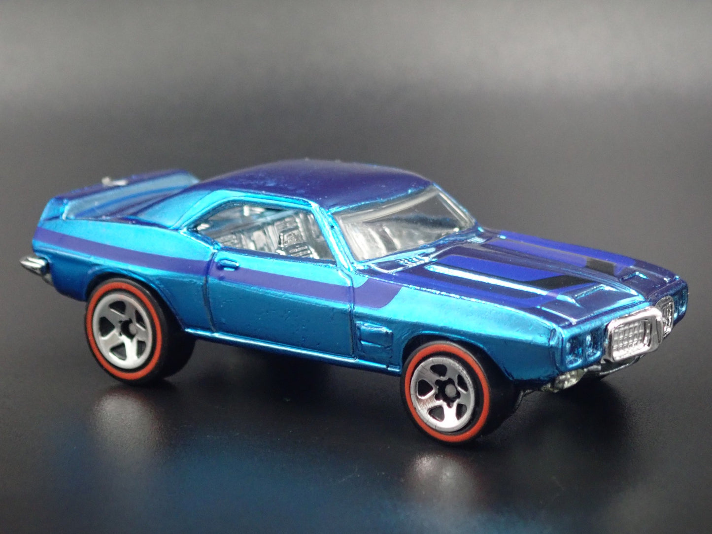 1969 PONTIAC FIREBIRD BLUE 1:64 SCALE COLLECTIBLE DIORAMA DIECAST MODEL CAR
