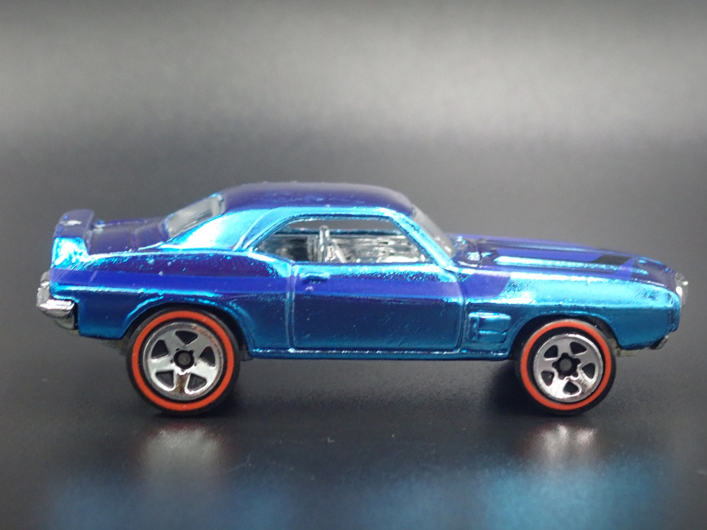 1969 PONTIAC FIREBIRD BLUE 1:64 SCALE COLLECTIBLE DIORAMA DIECAST MODEL CAR
