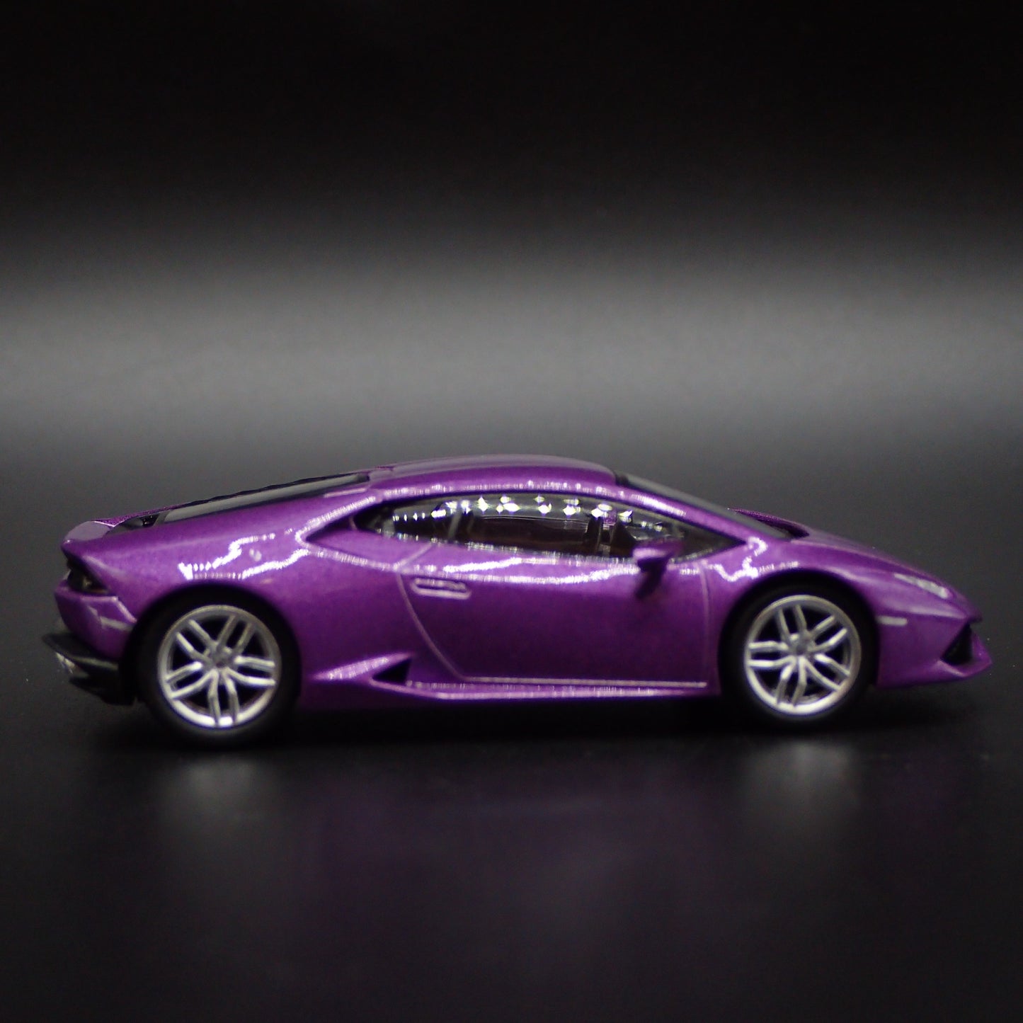 2014-2019 LAMBORGHINI HURACAN COUPE SUPER CAR 1:64 SCALE DIECAST MODEL CAR