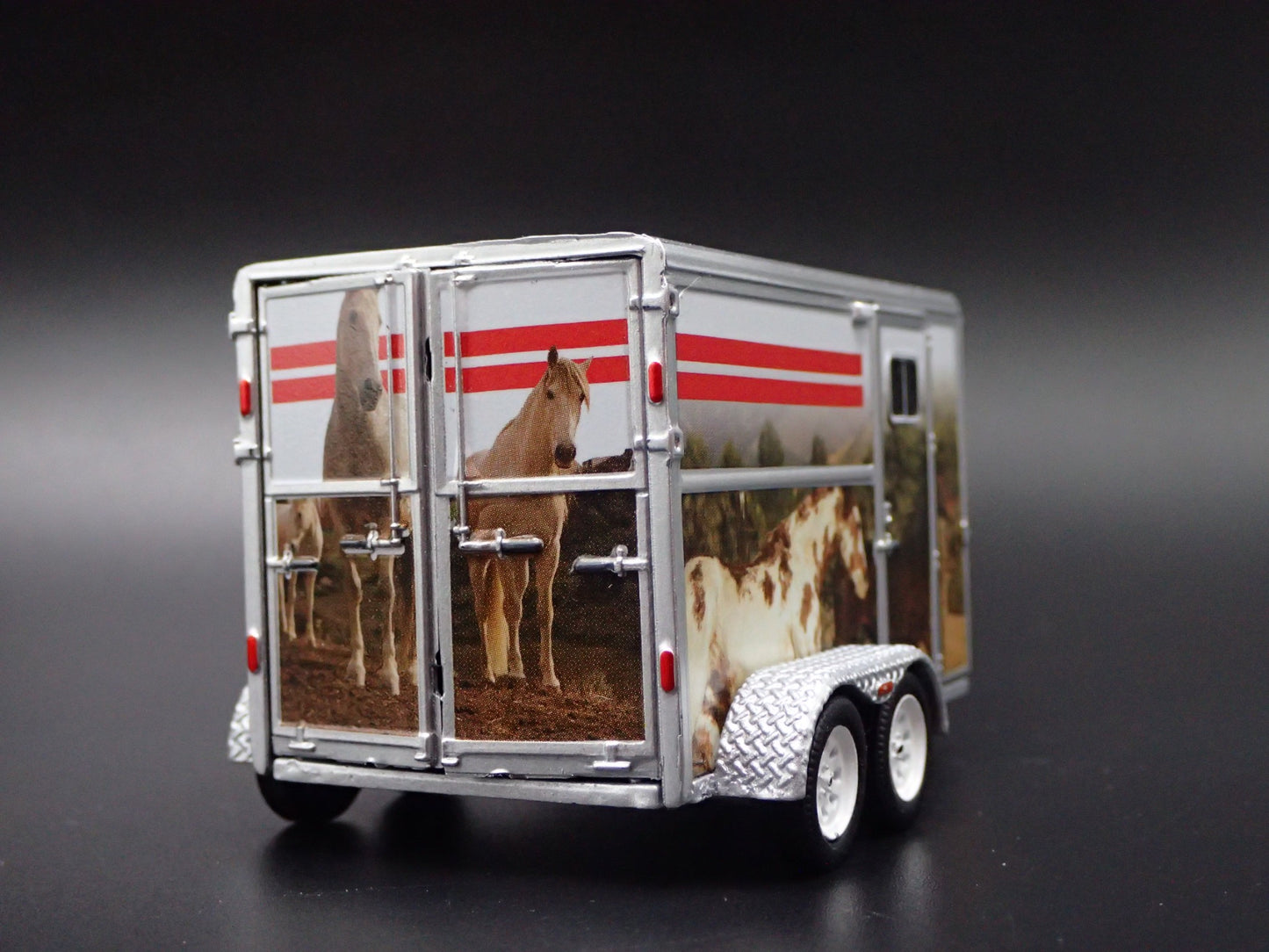 HORSE TRAILER W/ HITCH WHITE 1/64 SCALE COLLECTIBLE DIORAMA DIECAST MODEL CAR