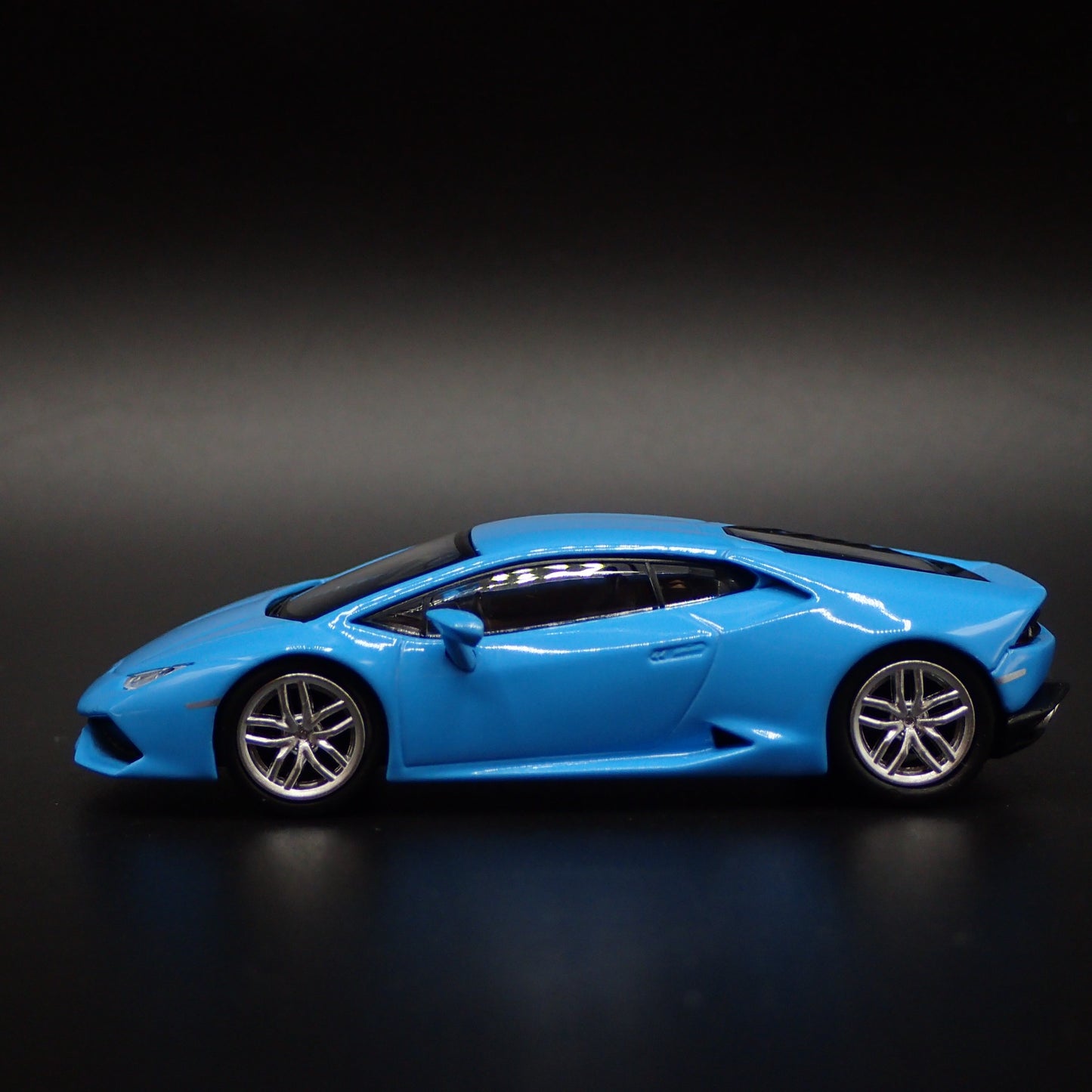 2014-2019 LAMBORGHINI HURACAN COUPE SUPER CAR BLUE 1:64 SCALE DIECAST MODEL CAR