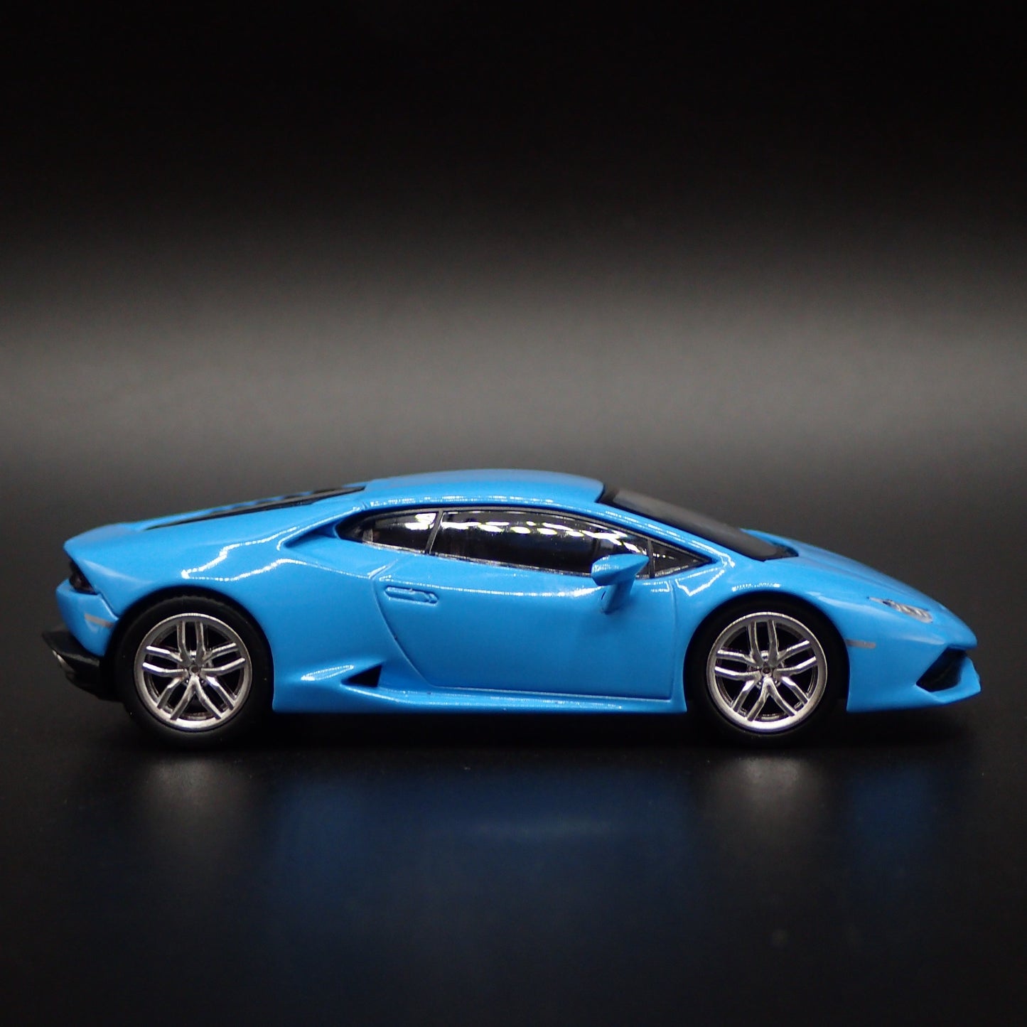 2014-2019 LAMBORGHINI HURACAN COUPE SUPER CAR BLUE 1:64 SCALE DIECAST MODEL CAR