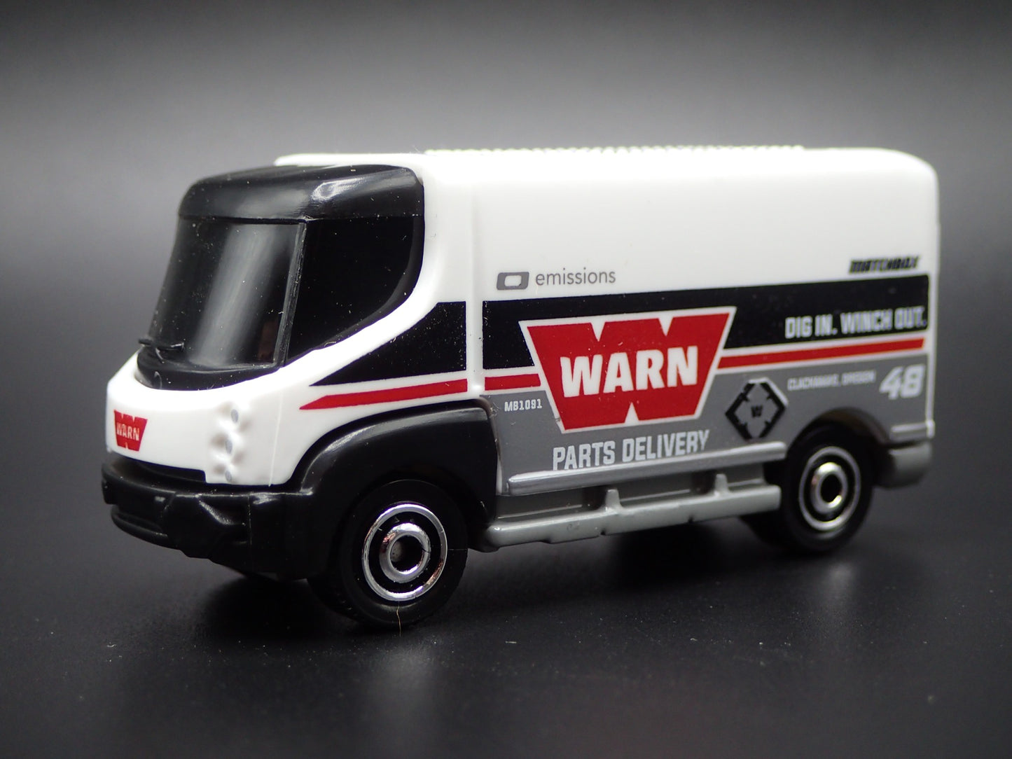 2009-2013 INTERNATIONAL eSTAR ELECTRIC VEHICLE VAN 1:64 SCALE DIECAST MODEL CAR