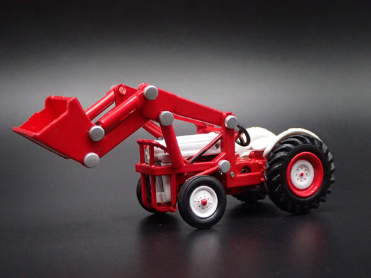 1952 52 FORD 8N FARM TRACTOR RED 1:64 SCALE COLLECTIBLE DIORAMA DIECAST MODEL