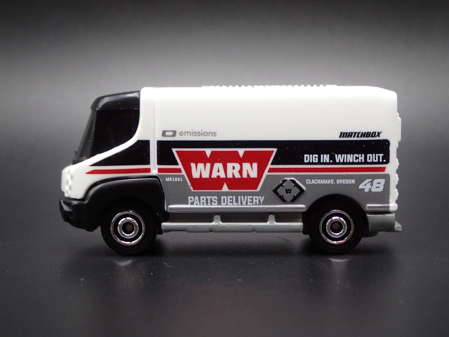 2009-2013 INTERNATIONAL eSTAR ELECTRIC VEHICLE VAN 1:64 SCALE DIECAST MODEL CAR