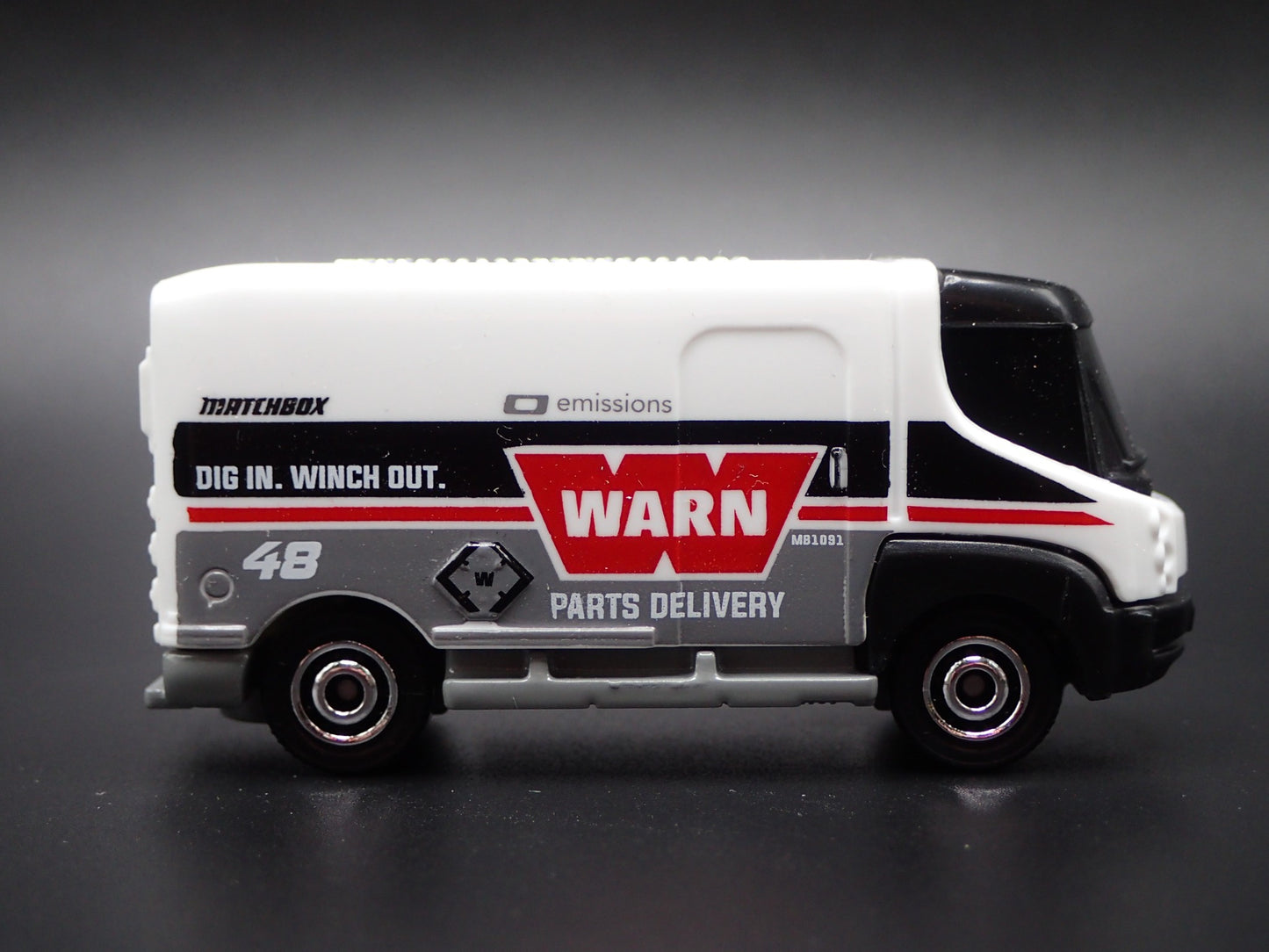 2009-2013 INTERNATIONAL eSTAR ELECTRIC VEHICLE VAN 1:64 SCALE DIECAST MODEL CAR