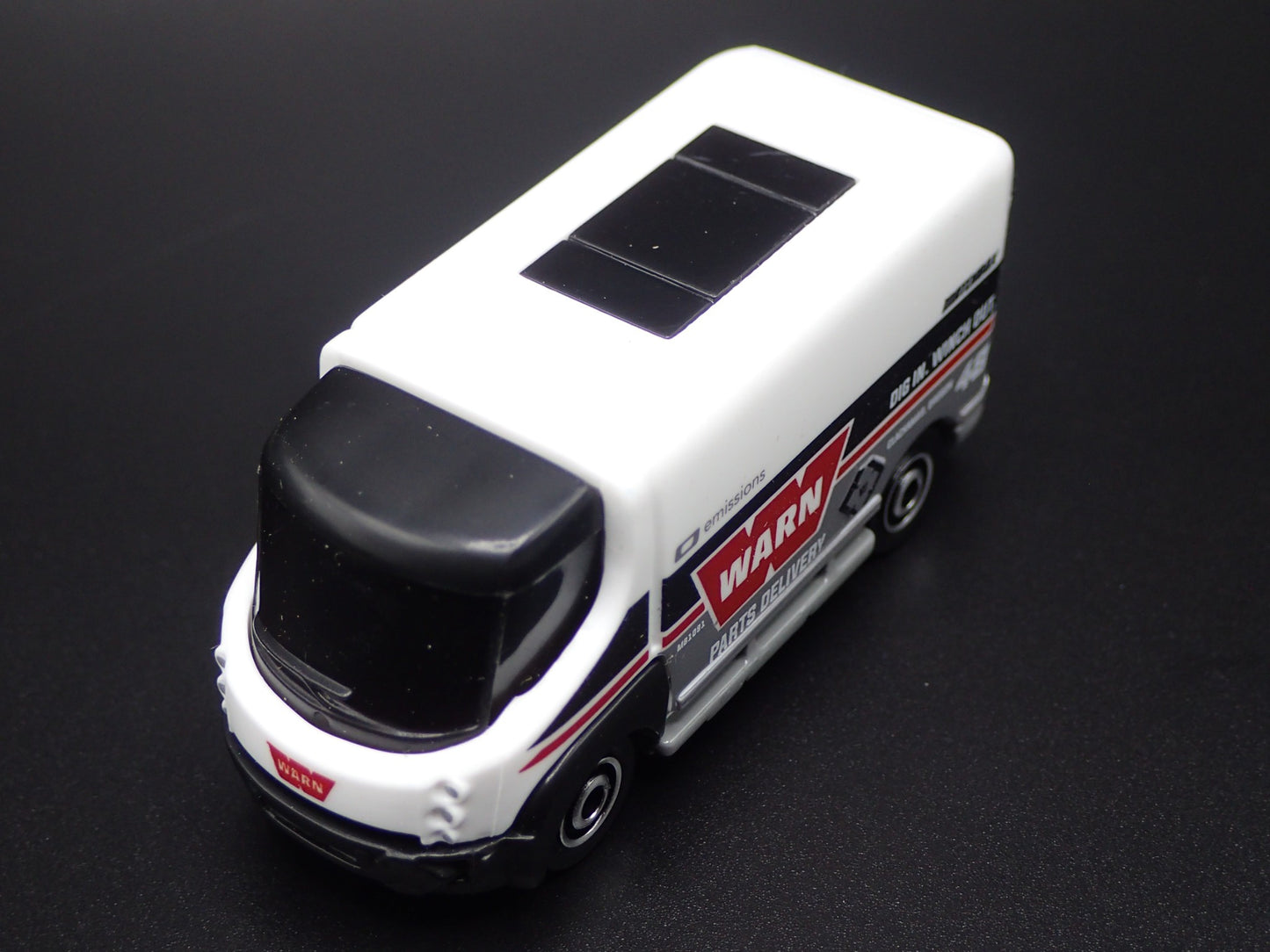 2009-2013 INTERNATIONAL eSTAR ELECTRIC VEHICLE VAN 1:64 SCALE DIECAST MODEL CAR