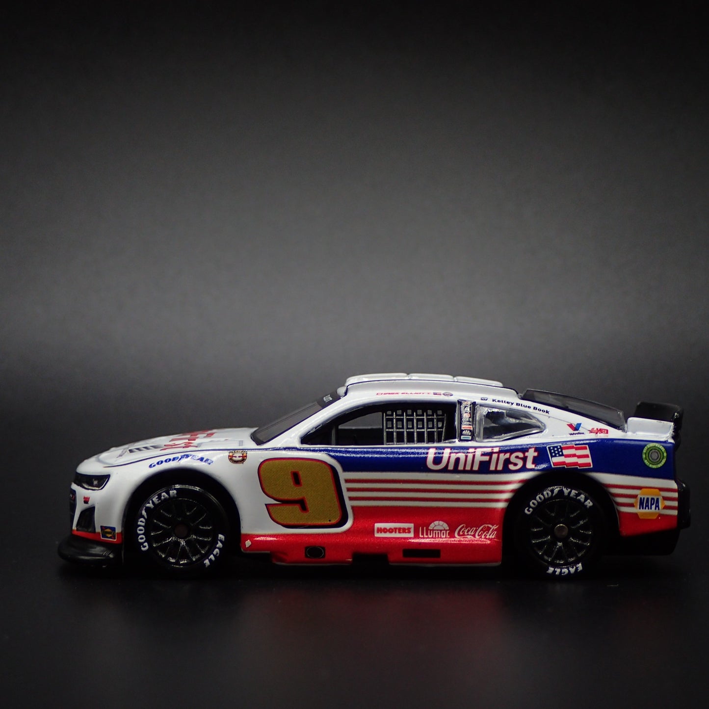 2024 24 CHEVY CAMARO ZL1 9 CHASE ELLIOTT UNIFIRST NASCAR 1:64 DIECAST MODEL CAR