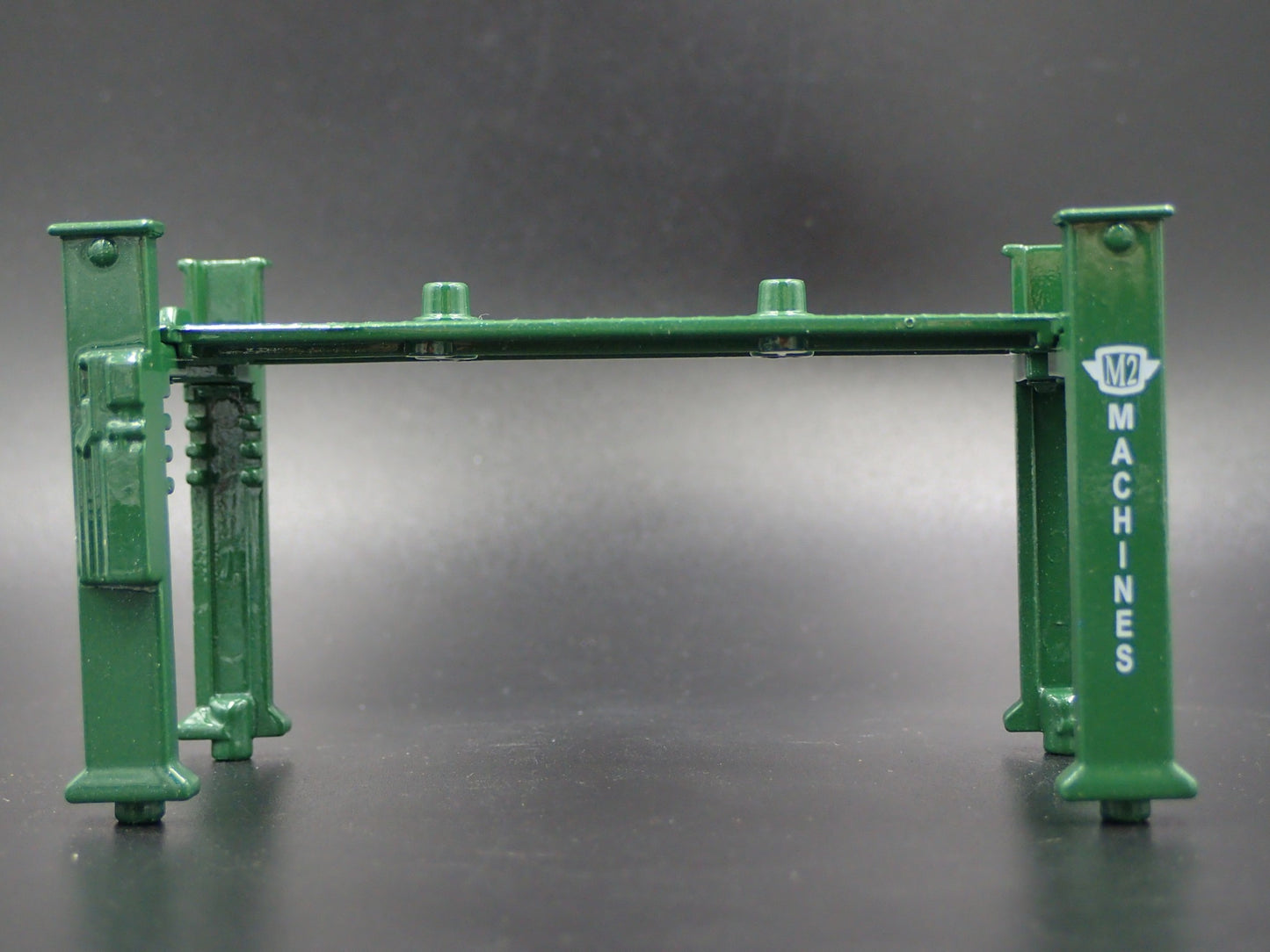 1:64 SCALE AUTO SHOP MECHANIC GARAGE 4 POST CAR LIFT DIORAMA MODEL DIECAST PROP