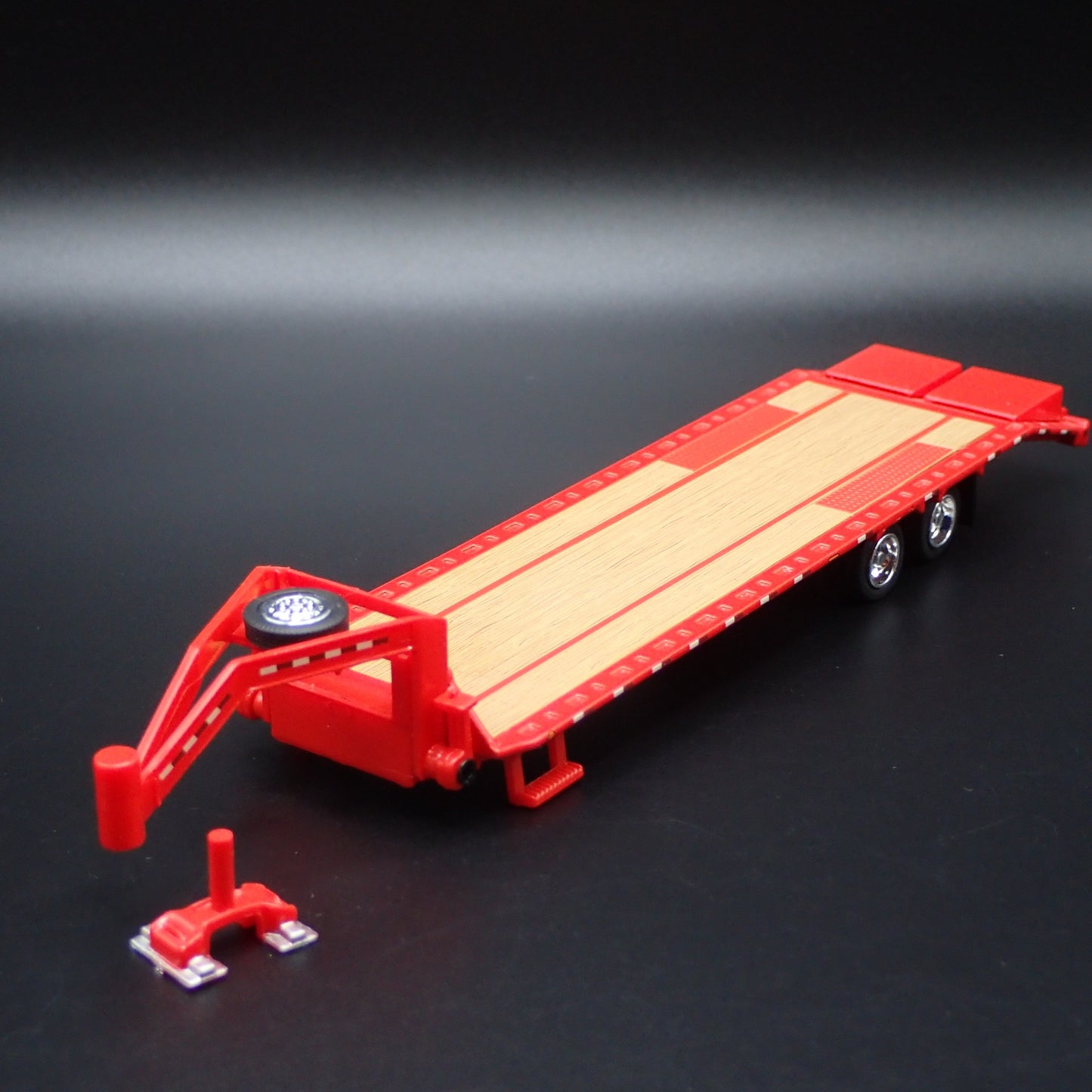 GOOSENECK FLATBED TRAILER w LOADING RAMP, HITCH 1:64 SCALE DIORAMA DIECAST MODEL