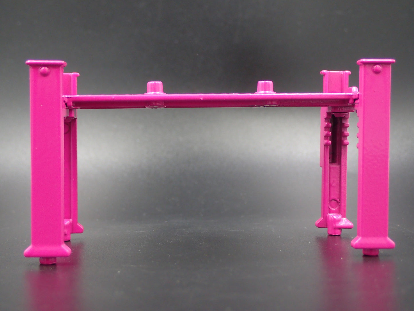 1:64 SCALE AUTO SHOP MECHANIC GARAGE 4 POST CAR LIFT DIORAMA MODEL DIECAST PROP