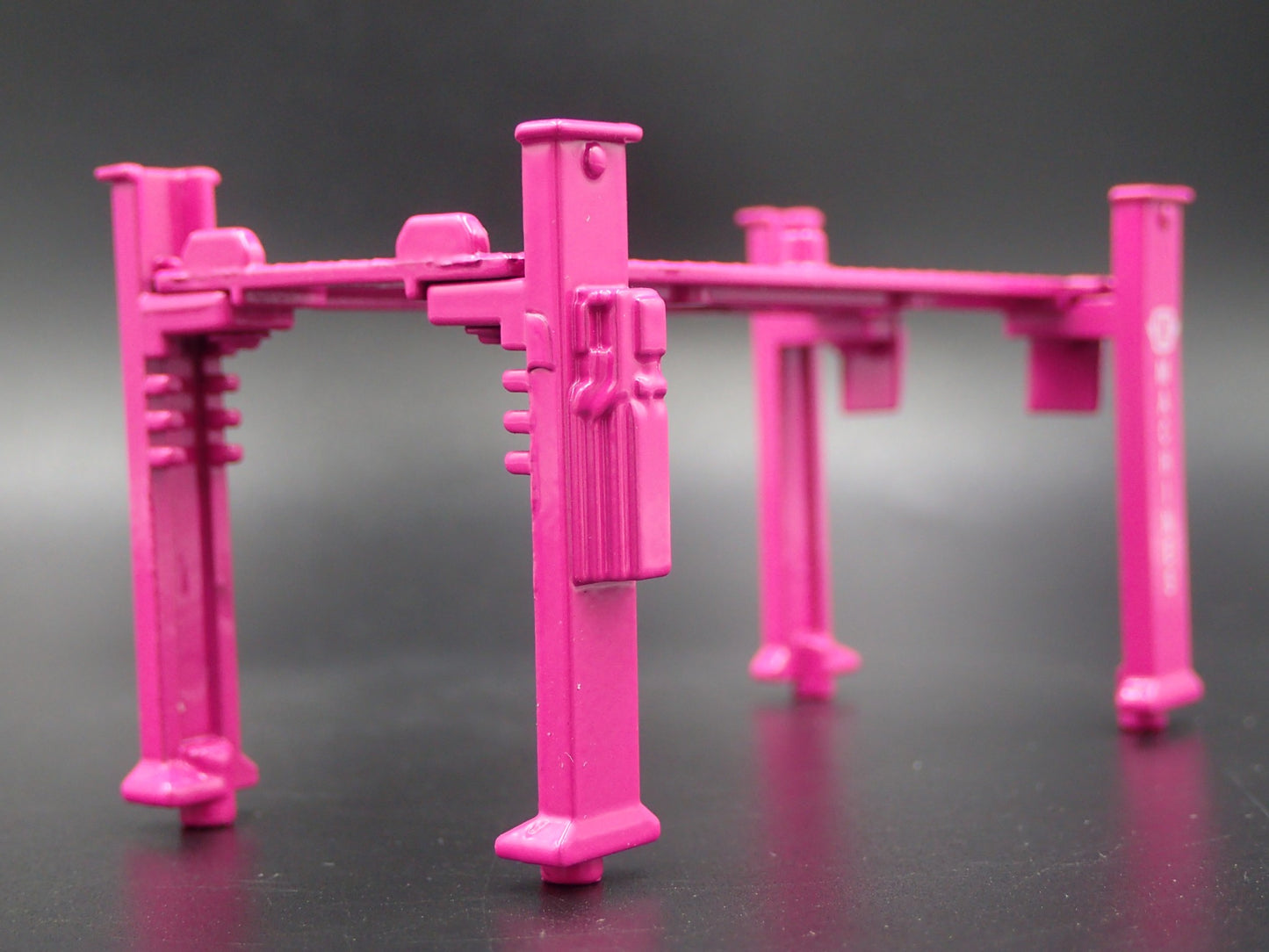 1:64 SCALE AUTO SHOP MECHANIC GARAGE 4 POST CAR LIFT DIORAMA MODEL DIECAST PROP