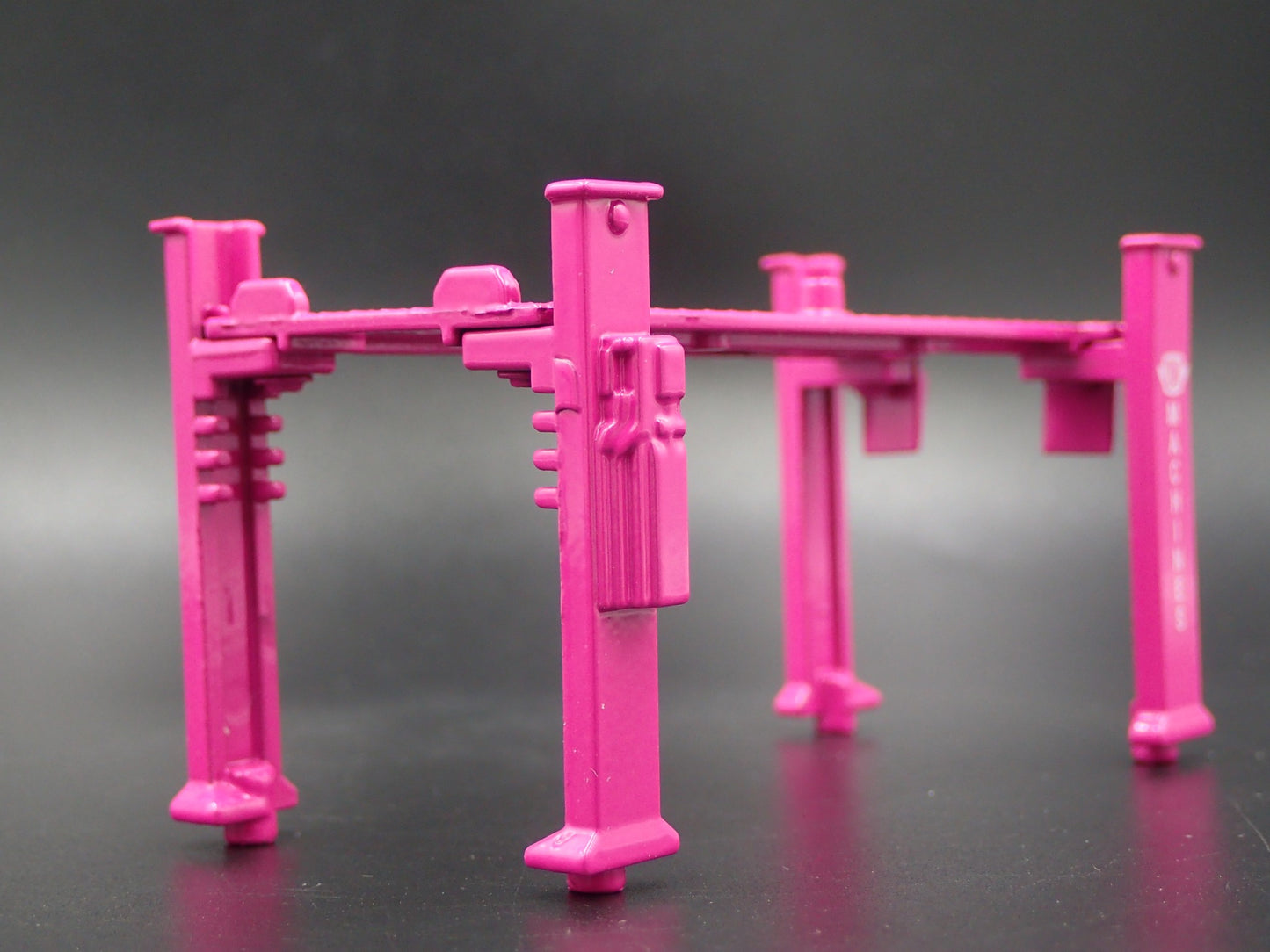 1:64 SCALE AUTO SHOP MECHANIC GARAGE 4 POST CAR LIFT DIORAMA MODEL DIECAST PROP