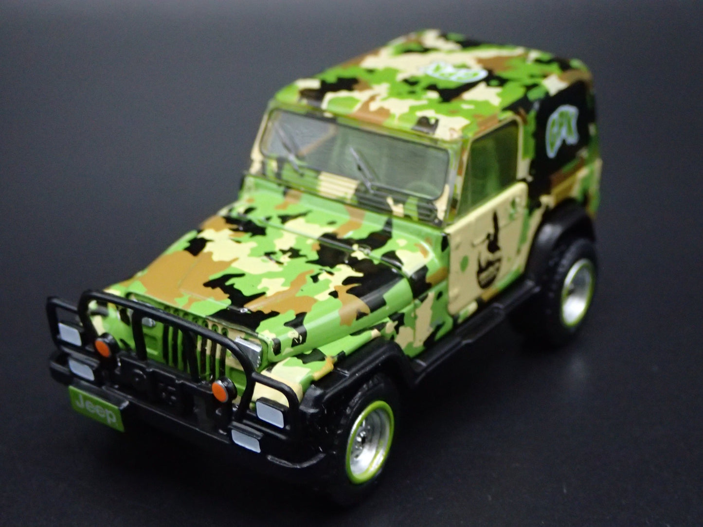 1986-1995 JEEP WRANGLER CJ7 YJ GPK CAMO 1:64 SCALE DIORAMA DIECAST MODEL CAR