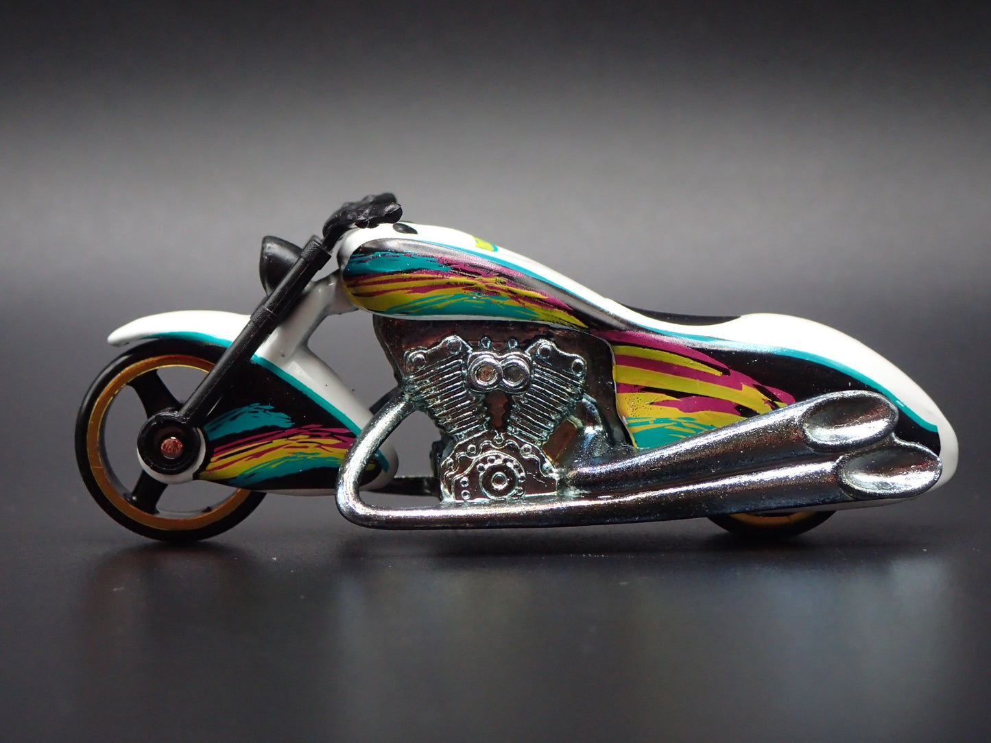 SCORCHIN SCOOTER MOTORCYCLE MERVYNS CA 1:64 HW SCALE DIORAMA DIECAST MODEL CAR